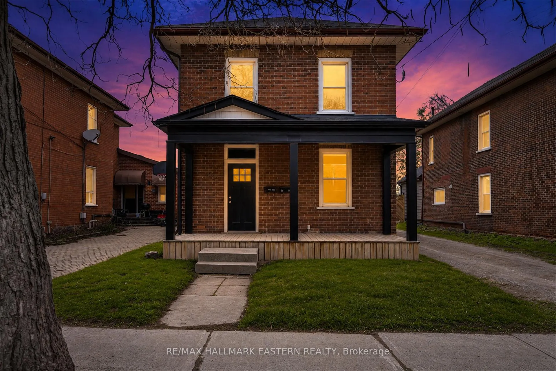 Front of 96 Aylmer Street N