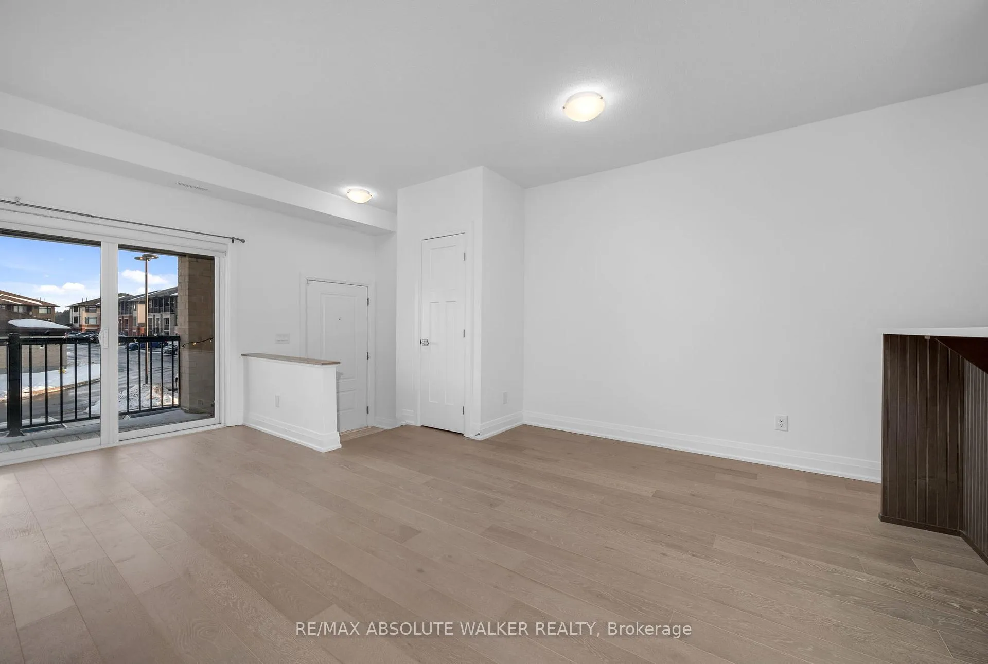 Photo 8 of Unit E, 10 Jaguar Private, Ottawa, Kanata - Emerald Meadows/Trailwest — HOMEH
