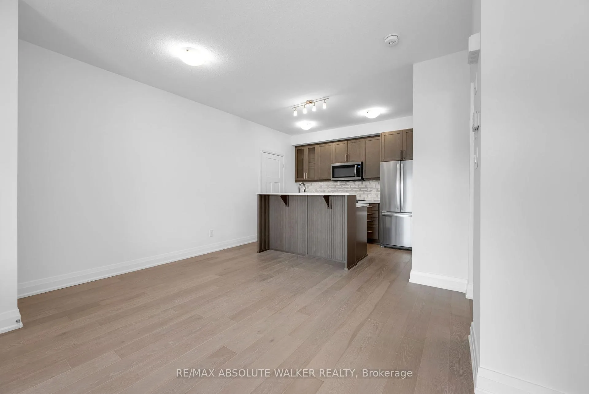 Photo 10 of Unit E, 10 Jaguar Private, Ottawa, Kanata - Emerald Meadows/Trailwest — HOMEH