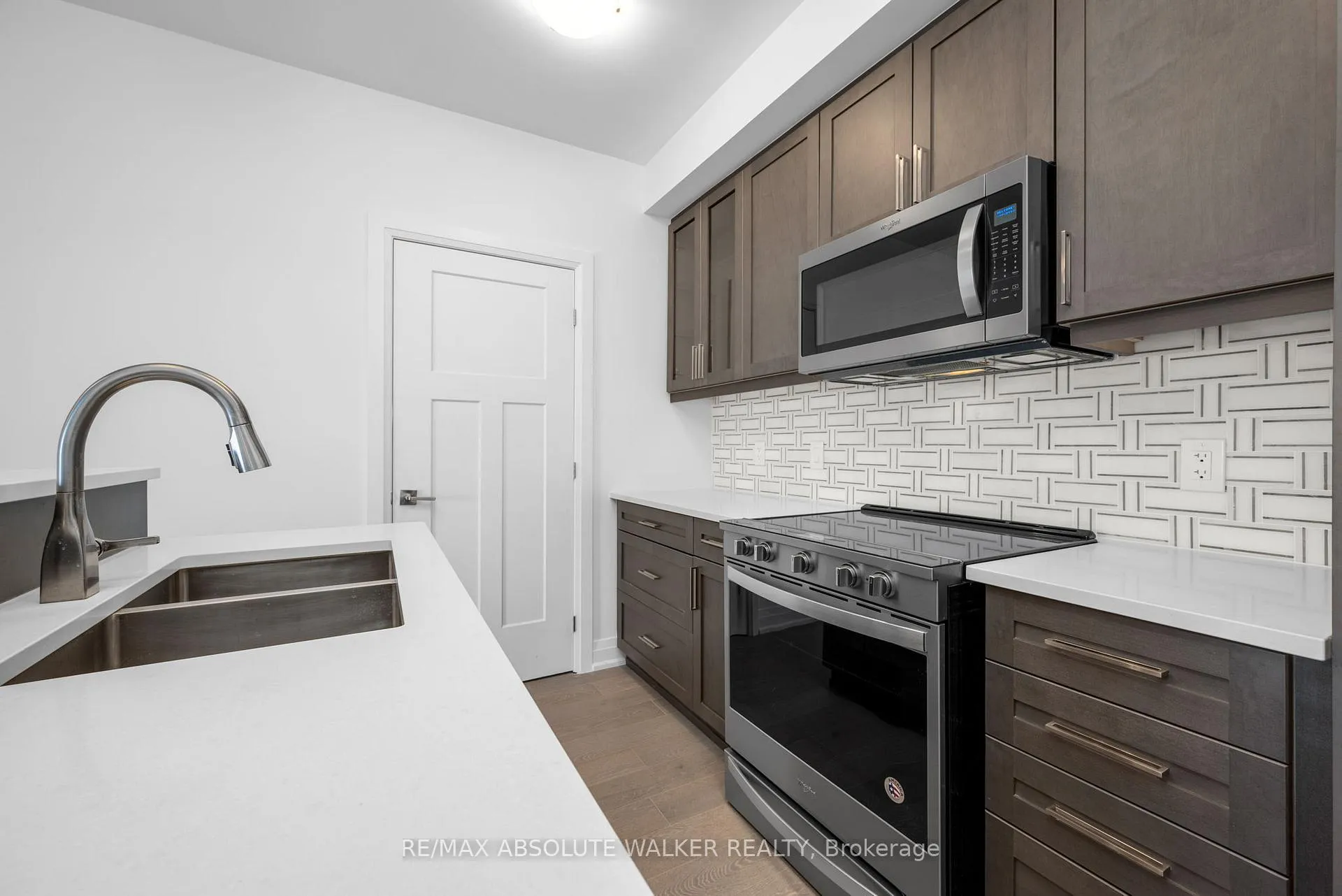 Photo 14 of Unit E, 10 Jaguar Private, Ottawa, Kanata - Emerald Meadows/Trailwest — HOMEH