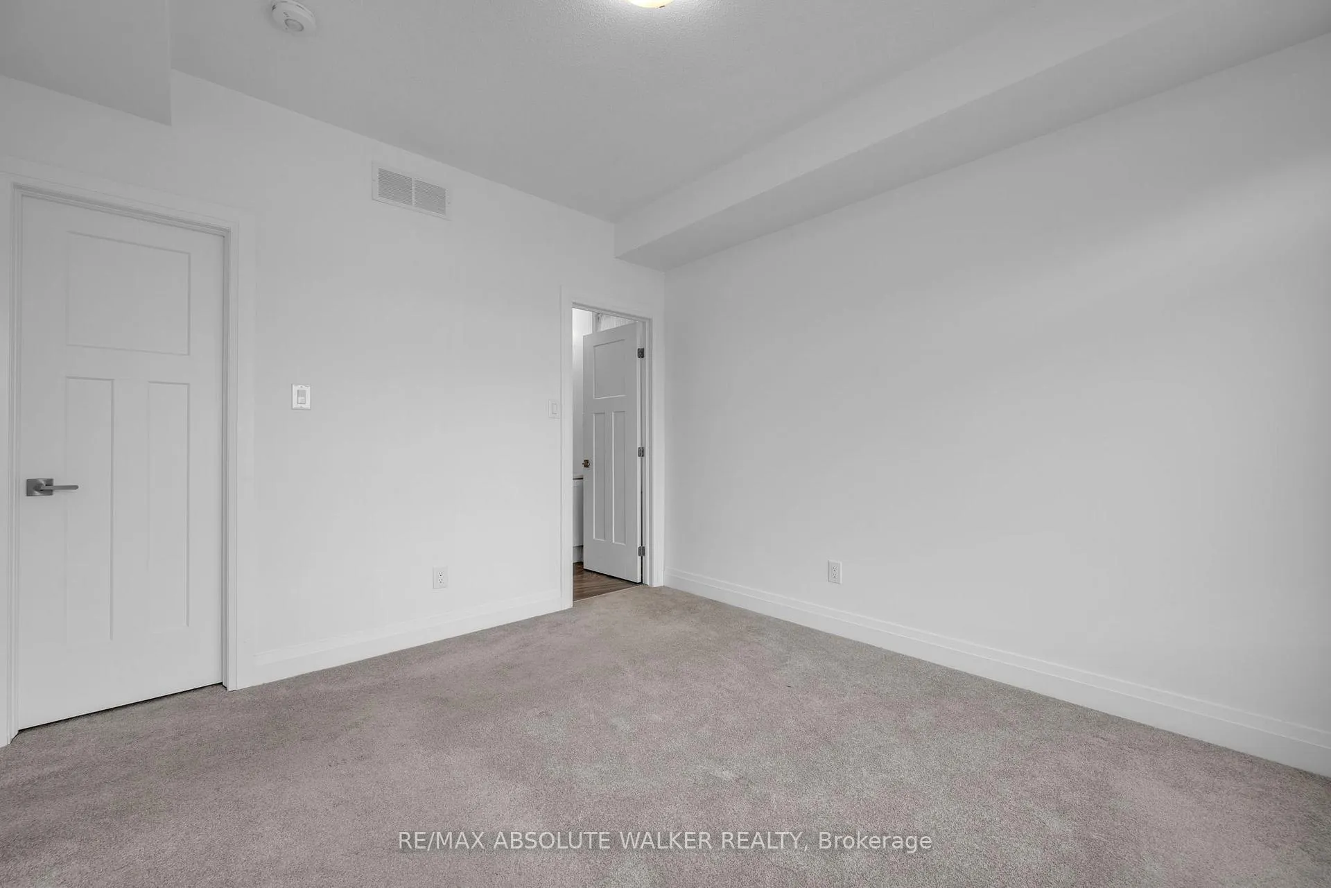 Photo 16 of Unit E, 10 Jaguar Private, Ottawa, Kanata - Emerald Meadows/Trailwest — HOMEH