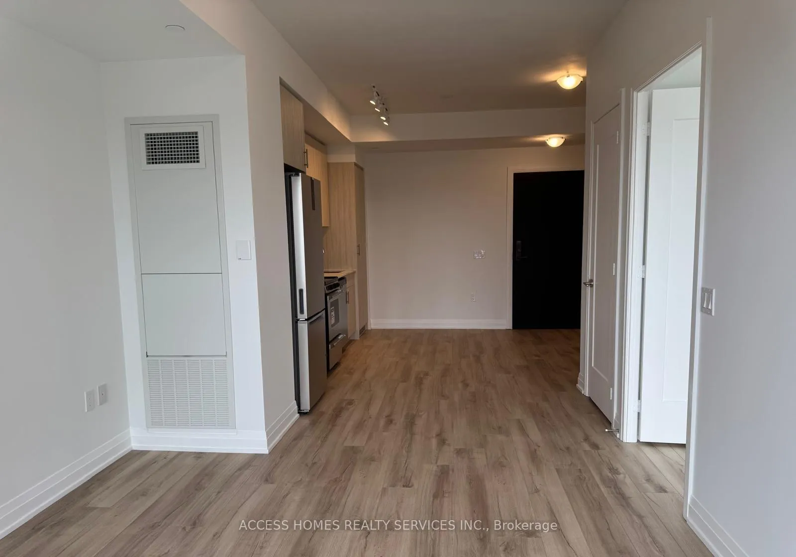 Photo 8 of Unit 602, 412 Silver Maple Road, Oakville, Joshua Meadows — HOMEH