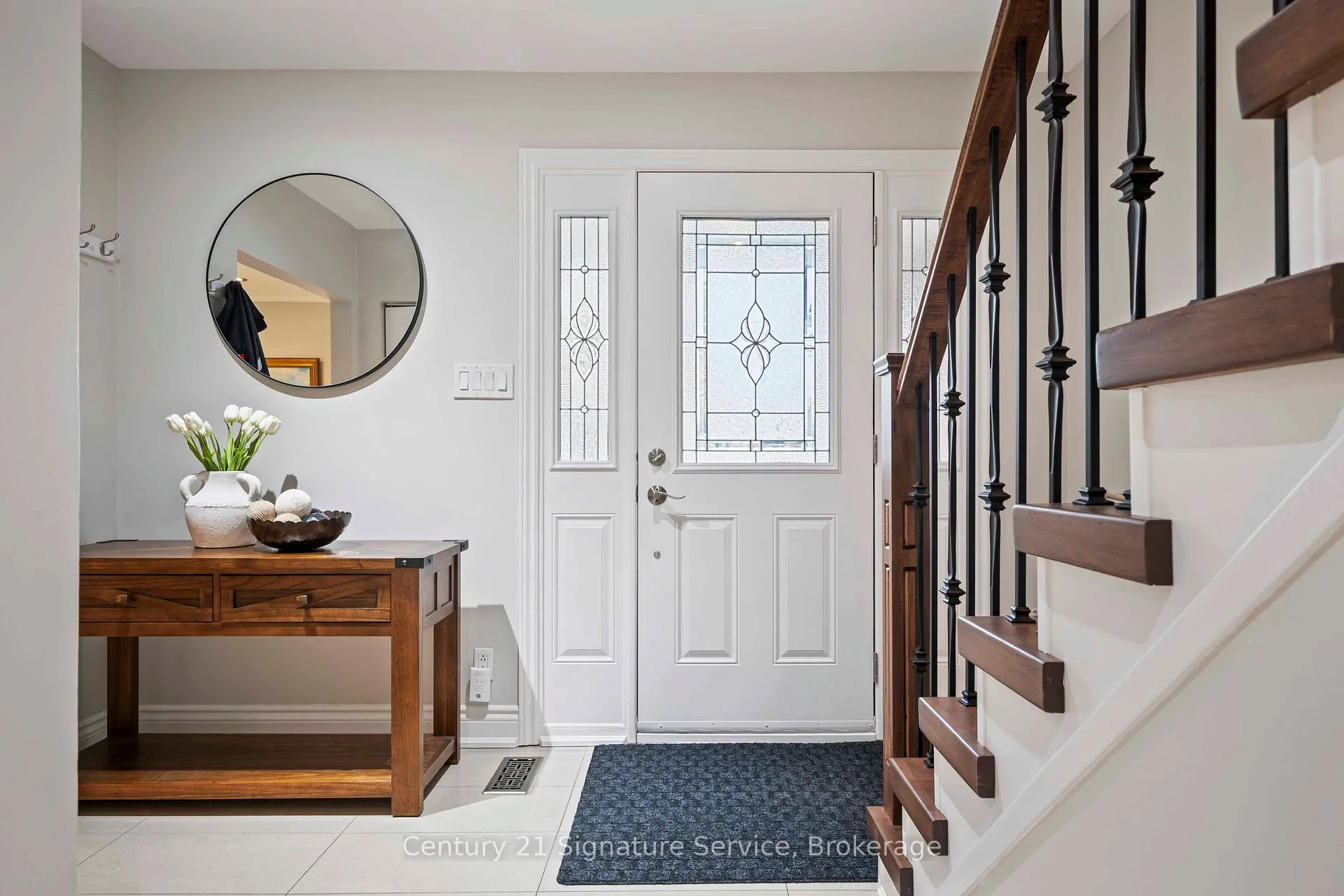 Photo 4 of 2235 Denise Road, Mississauga, Lakeview — HOMEH