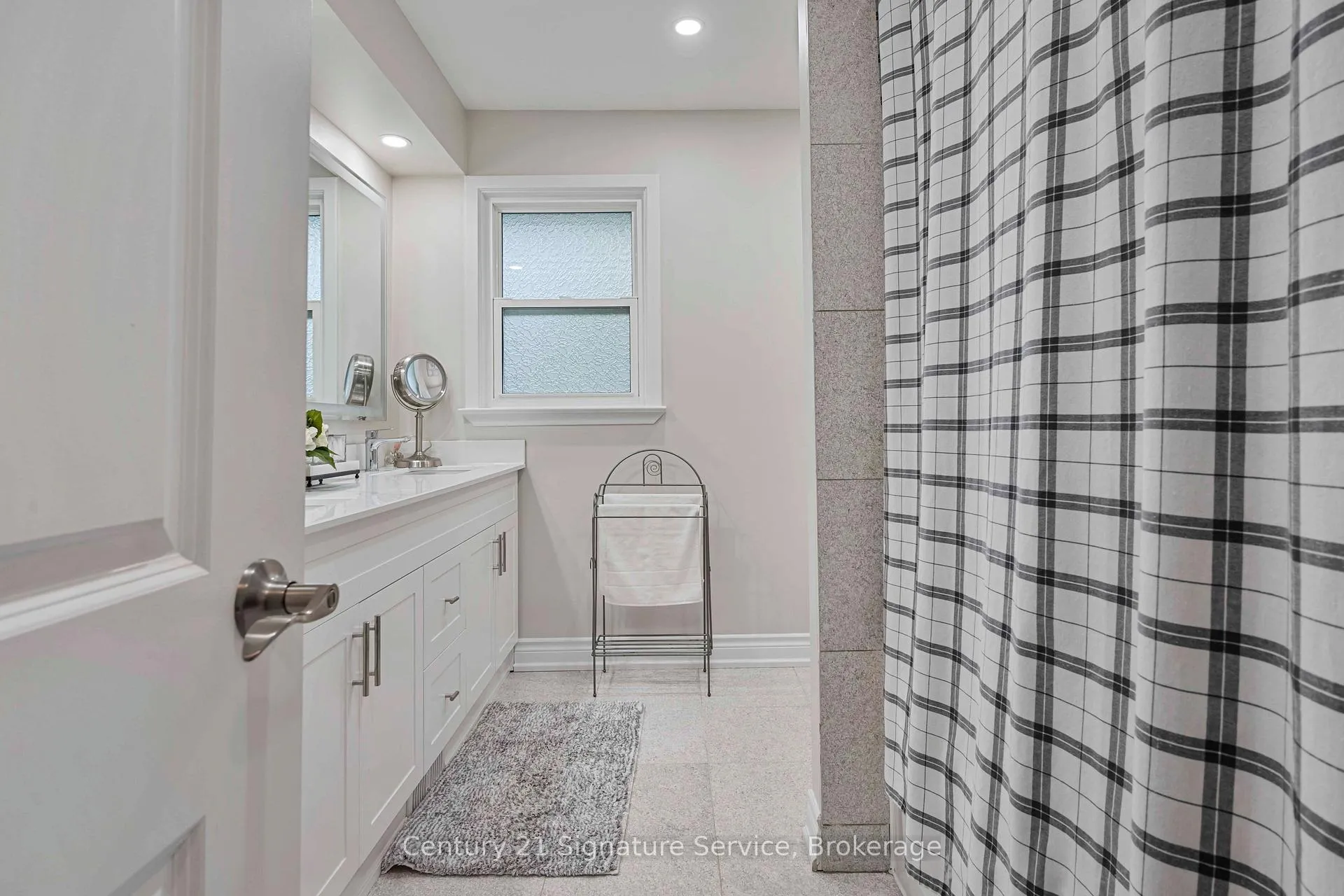 Photo 24 of 2235 Denise Road, Mississauga, Lakeview — HOMEH