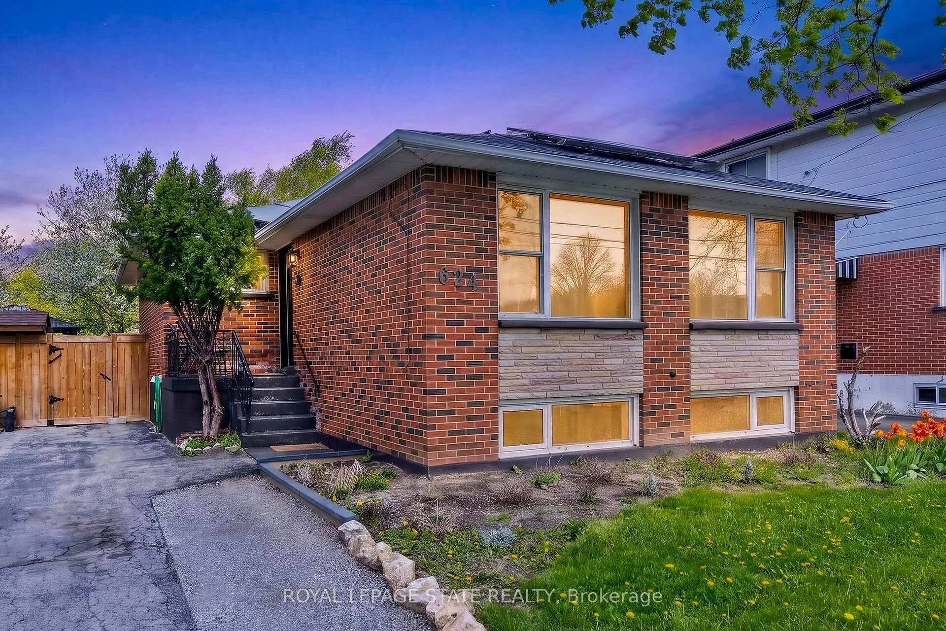 Photo 1 of 624 Upper Ottawa Street, Hamilton, Hampton Heights — HOMEH