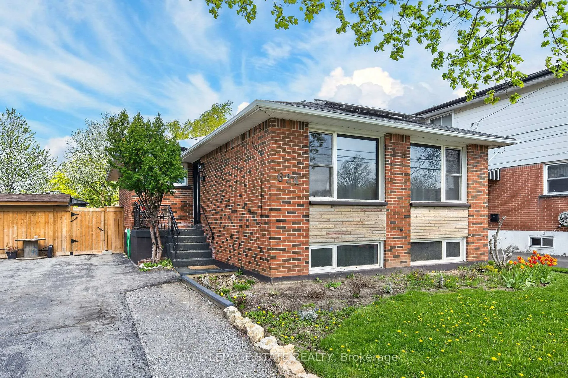 Photo 3 of 624 Upper Ottawa Street, Hamilton, Hampton Heights — HOMEH