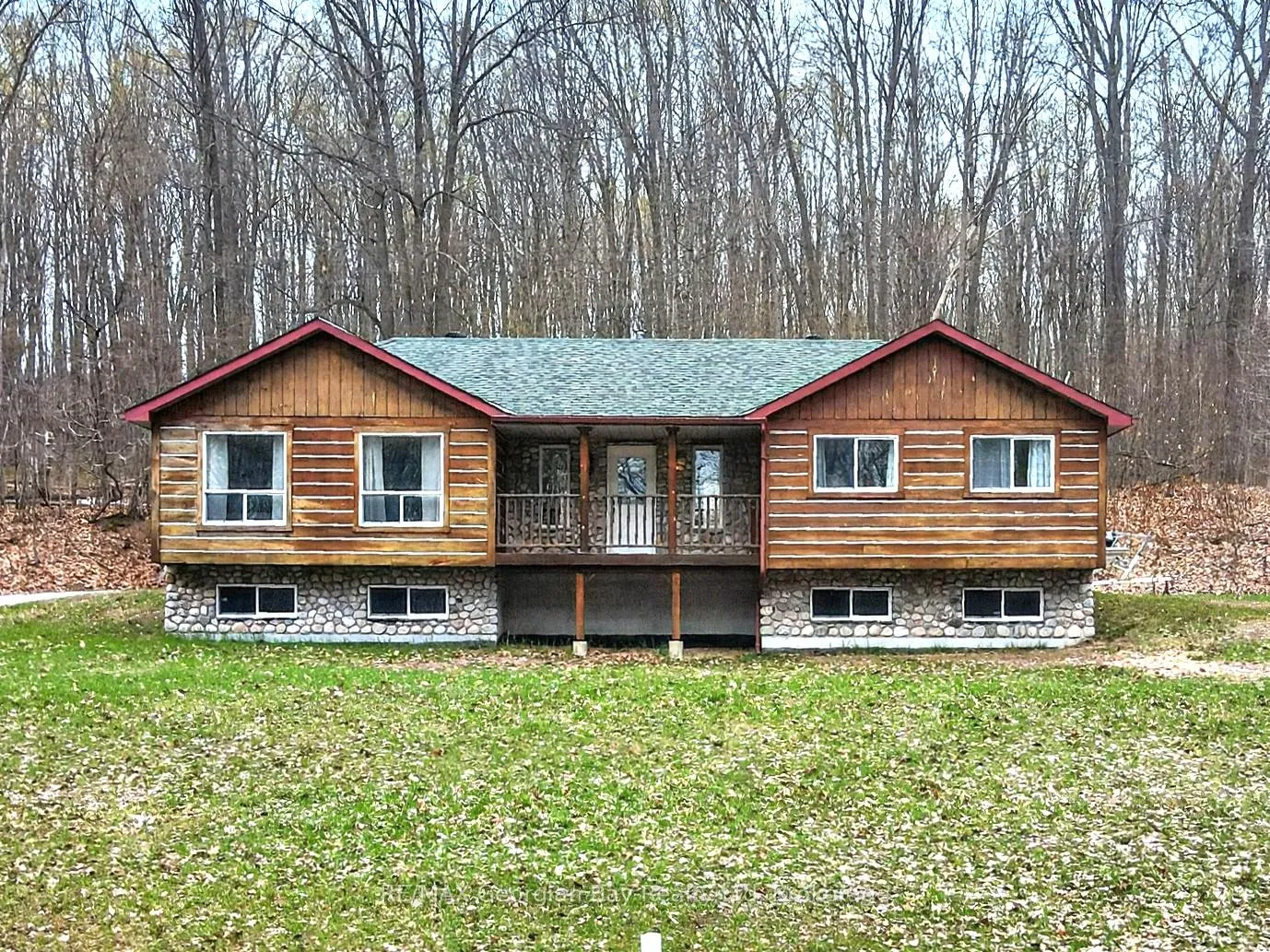Photo of 90 Farlain Lake Road W