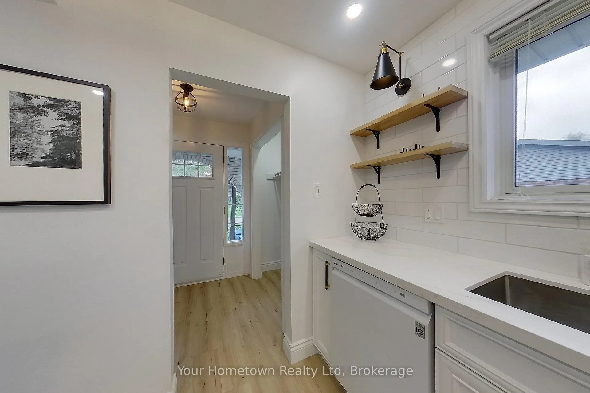 Photo 4 of 14 Braeside Street, Centre Wellington, Fergus — HOMEH