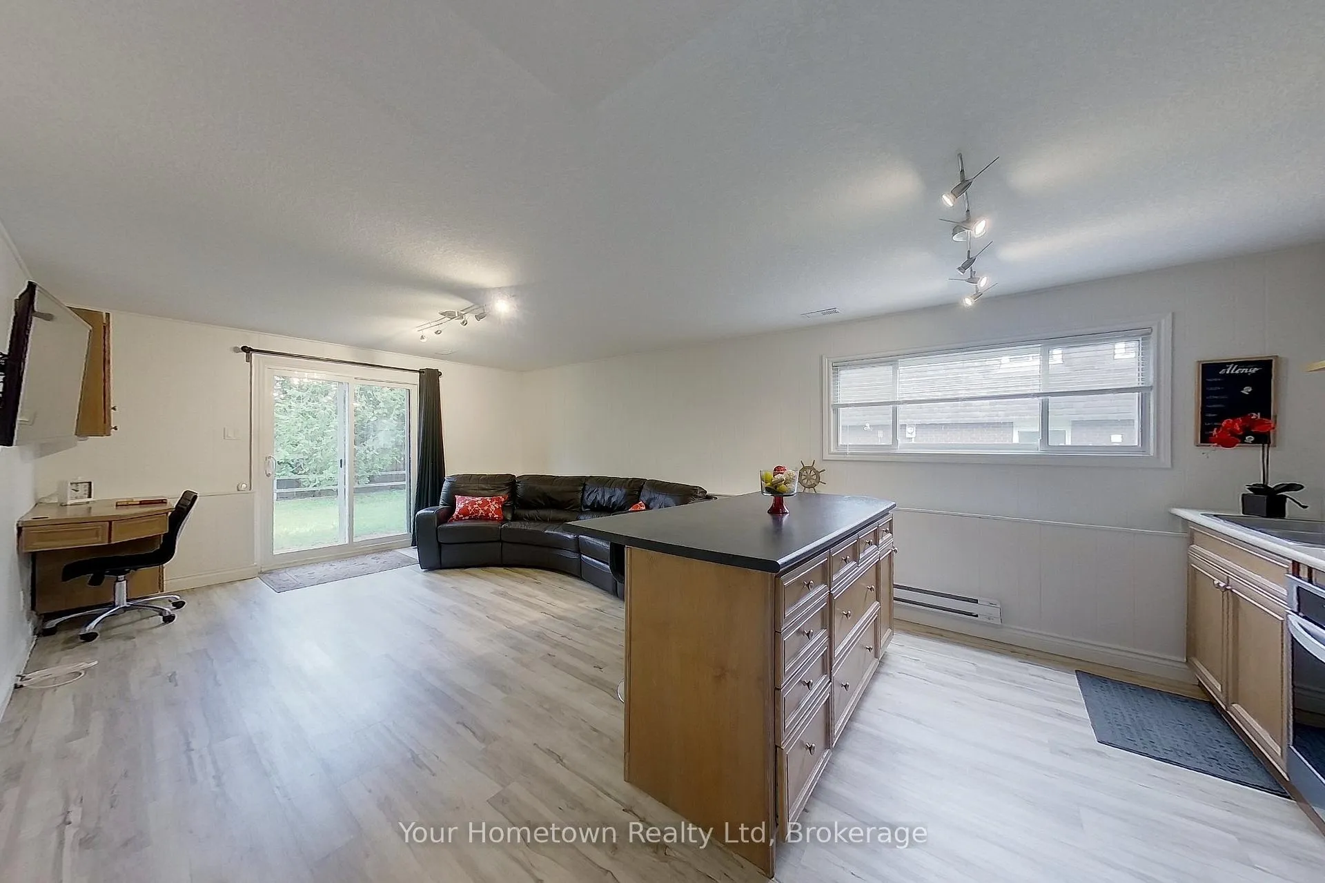 Photo 37 of 14 Braeside Street, Centre Wellington, Fergus — HOMEH