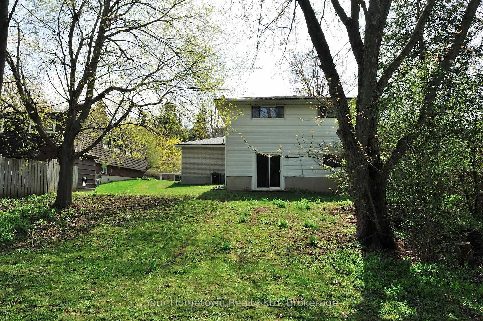 Photo 43 of 14 Braeside Street, Centre Wellington, Fergus — HOMEH