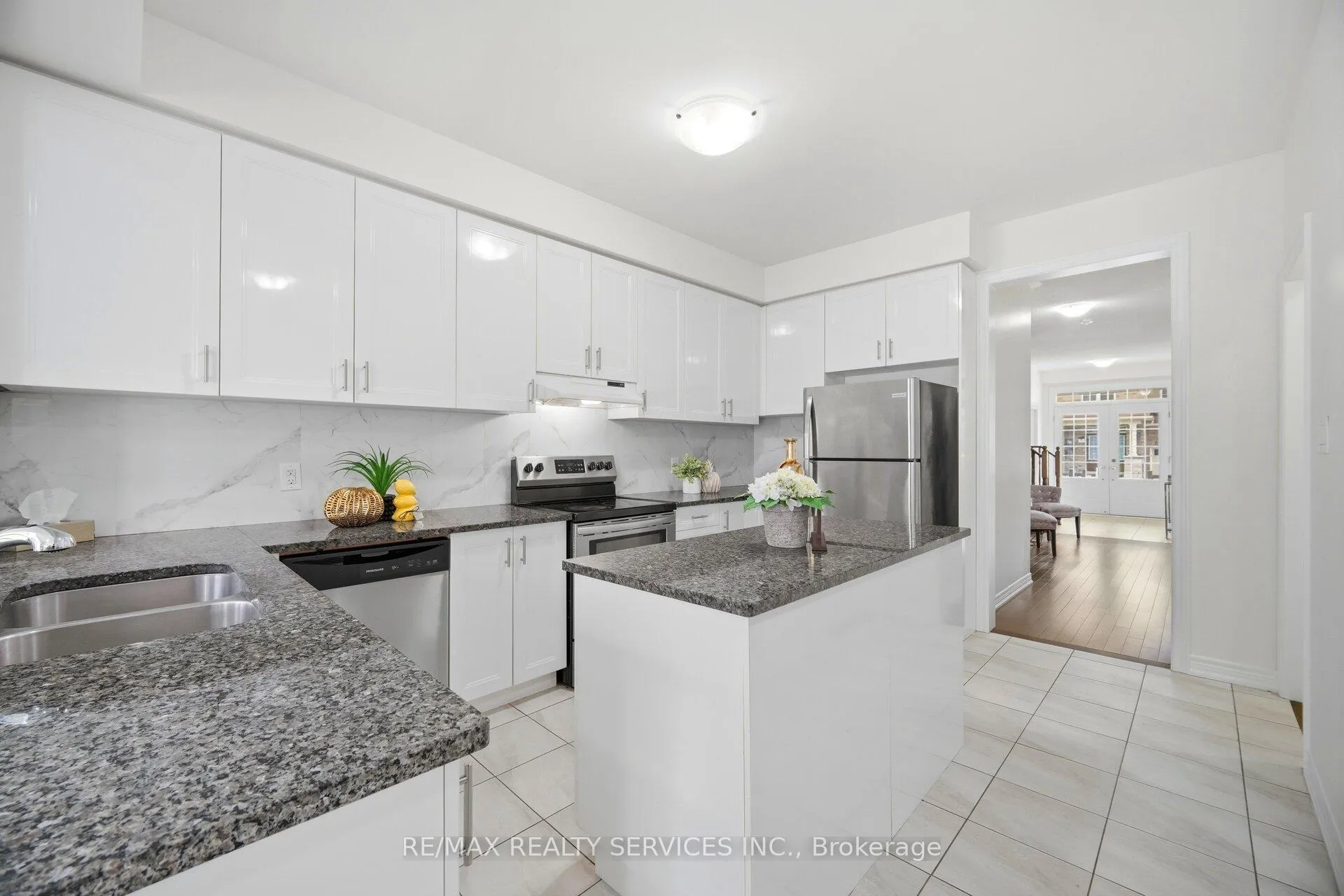 Photo 2 of 8 Oleary Road, Brampton, Northwest Brampton — HOMEH