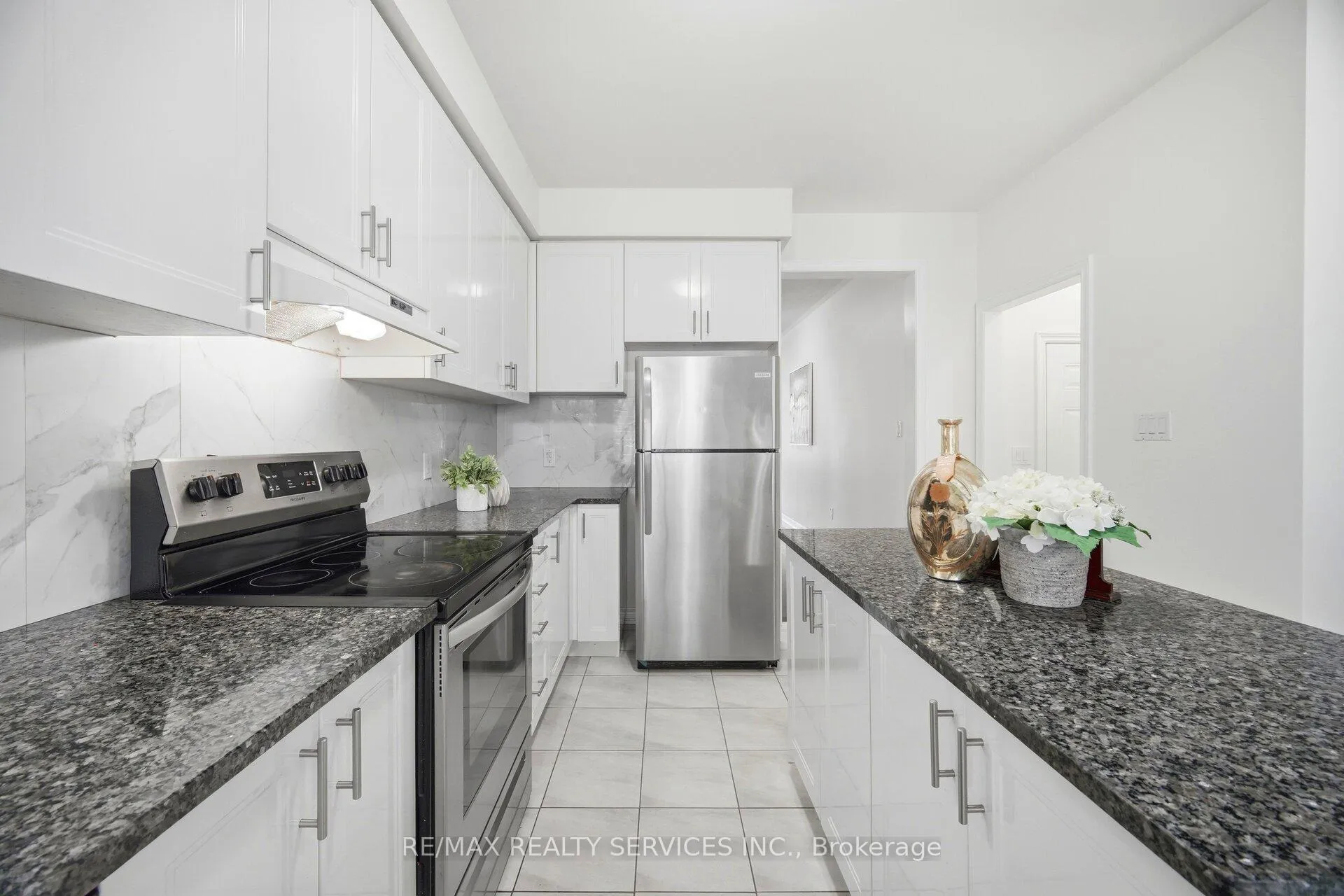 Photo 13 of 8 Oleary Road, Brampton, Northwest Brampton — HOMEH