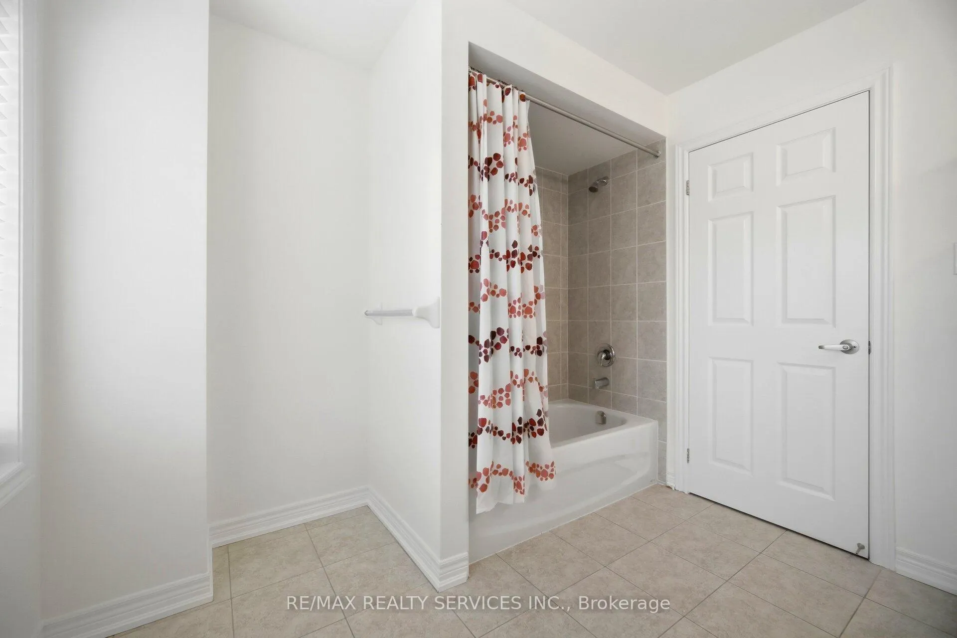 Photo 32 of 8 Oleary Road, Brampton, Northwest Brampton — HOMEH