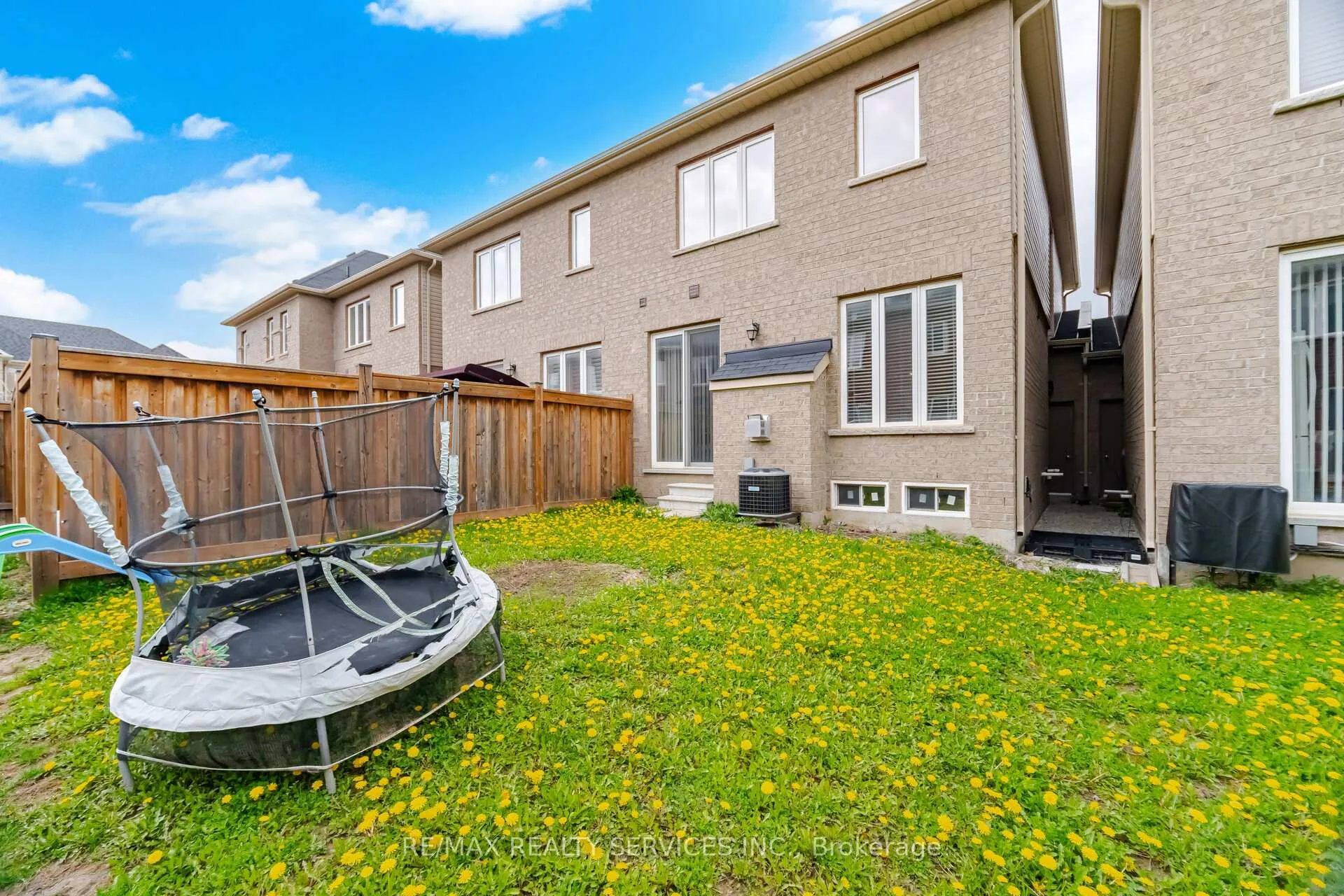 Photo 36 of 8 Oleary Road, Brampton, Northwest Brampton — HOMEH