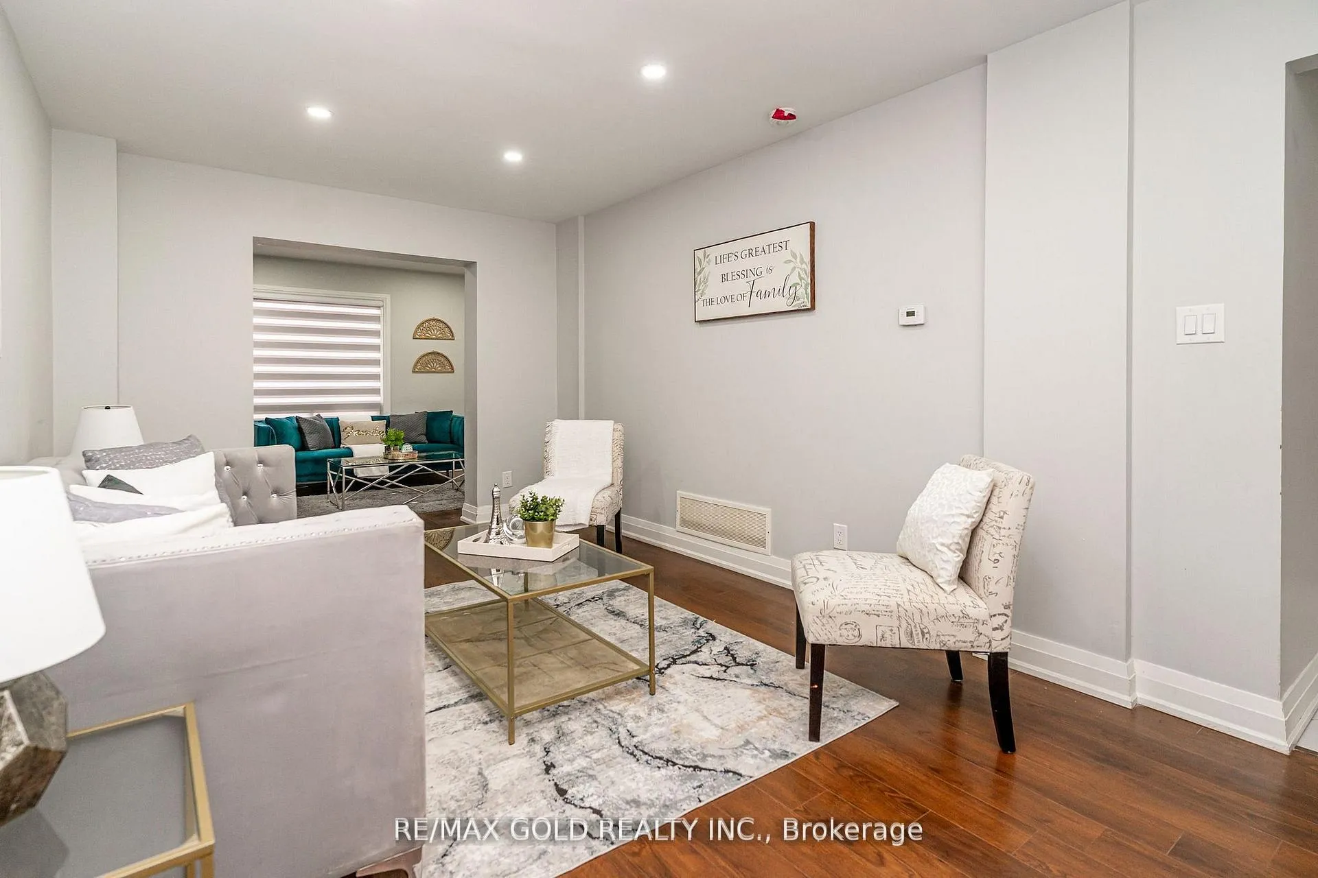 Photo 9 of 13 Martindale Crescent, Brampton, Brampton West — HOMEH