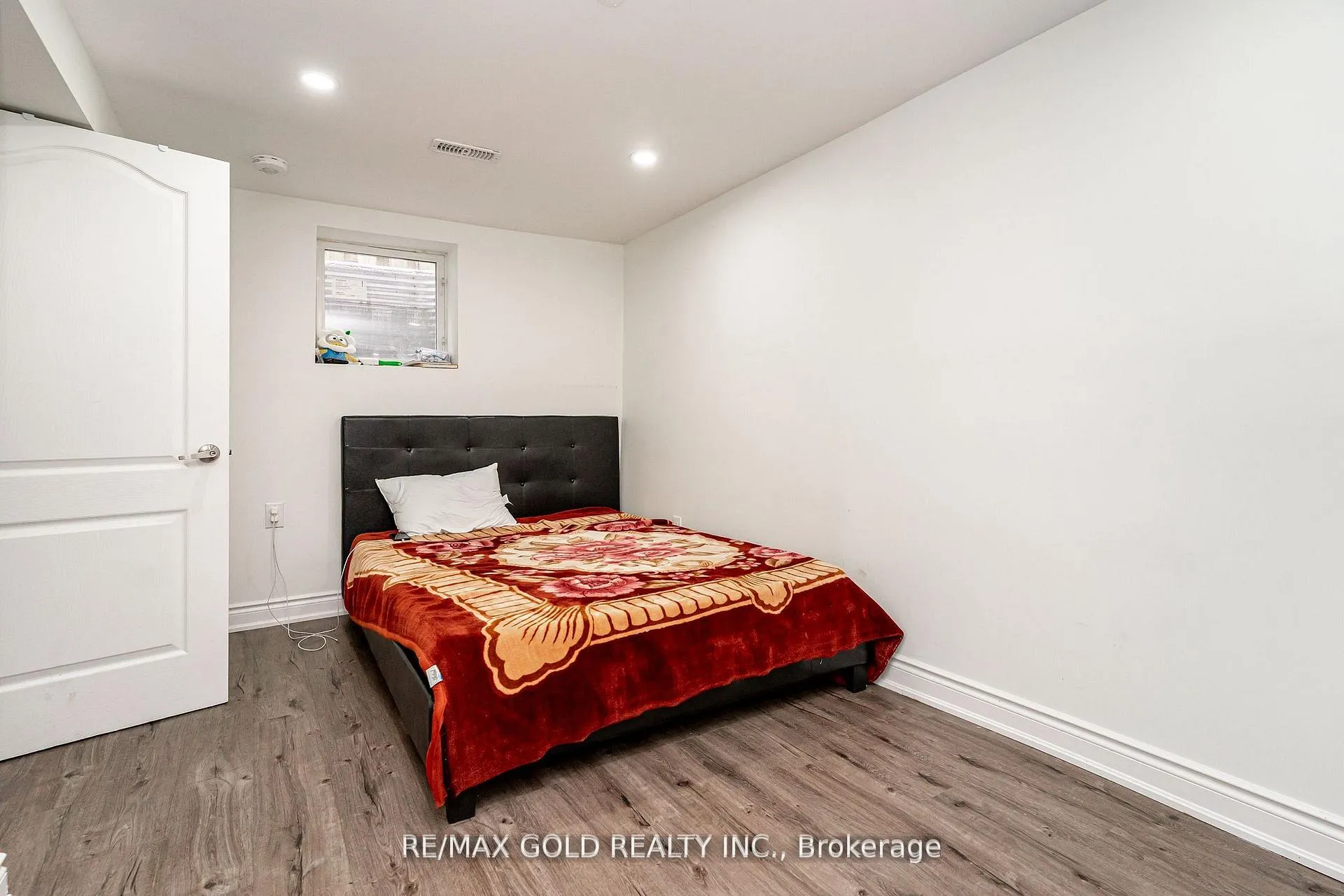 Photo 34 of 13 Martindale Crescent, Brampton, Brampton West — HOMEH