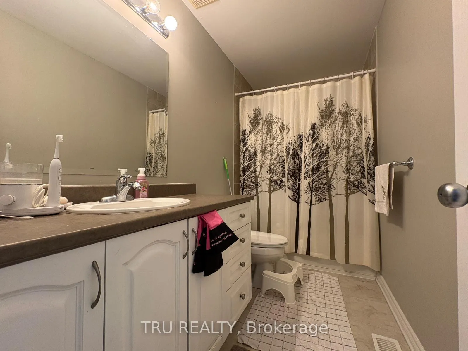 Photo 20 of 684 Beatrice Drive, Ottawa, Barrhaven - Strandherd — HOMEH