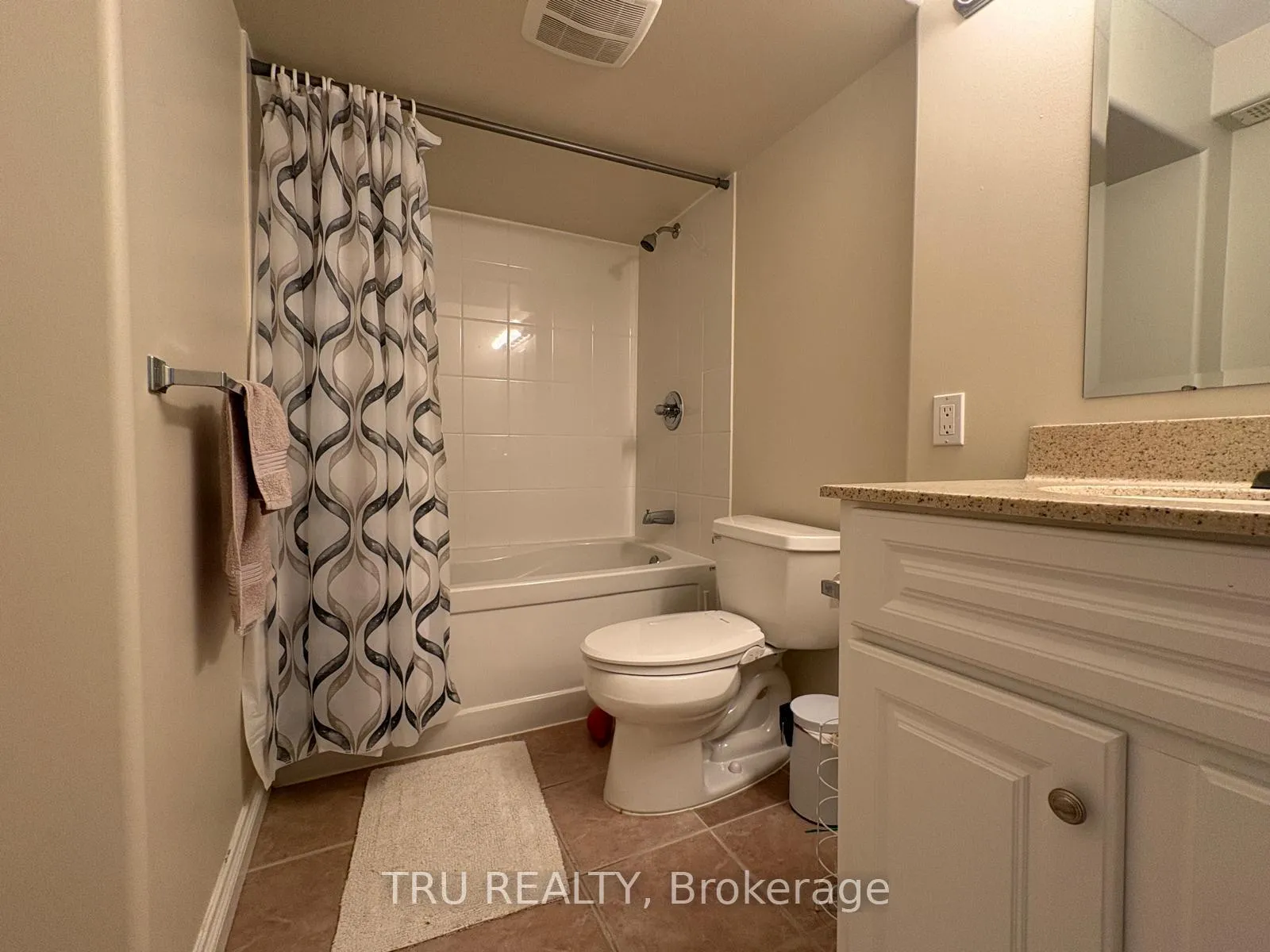 Photo 33 of 684 Beatrice Drive, Ottawa, Barrhaven - Strandherd — HOMEH