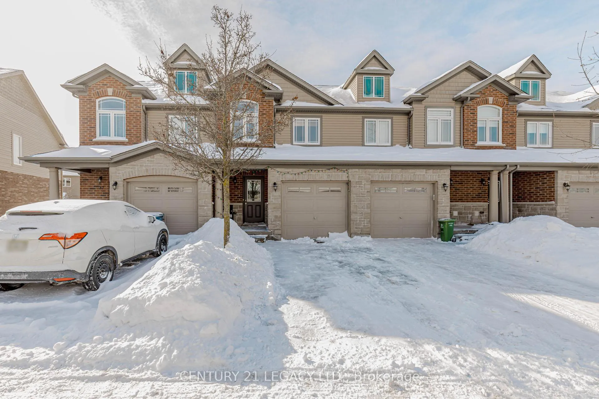 Photo 32 of 35 Oldfield Drive, Guelph, Pineridge/Westminster Woods — HOMEH