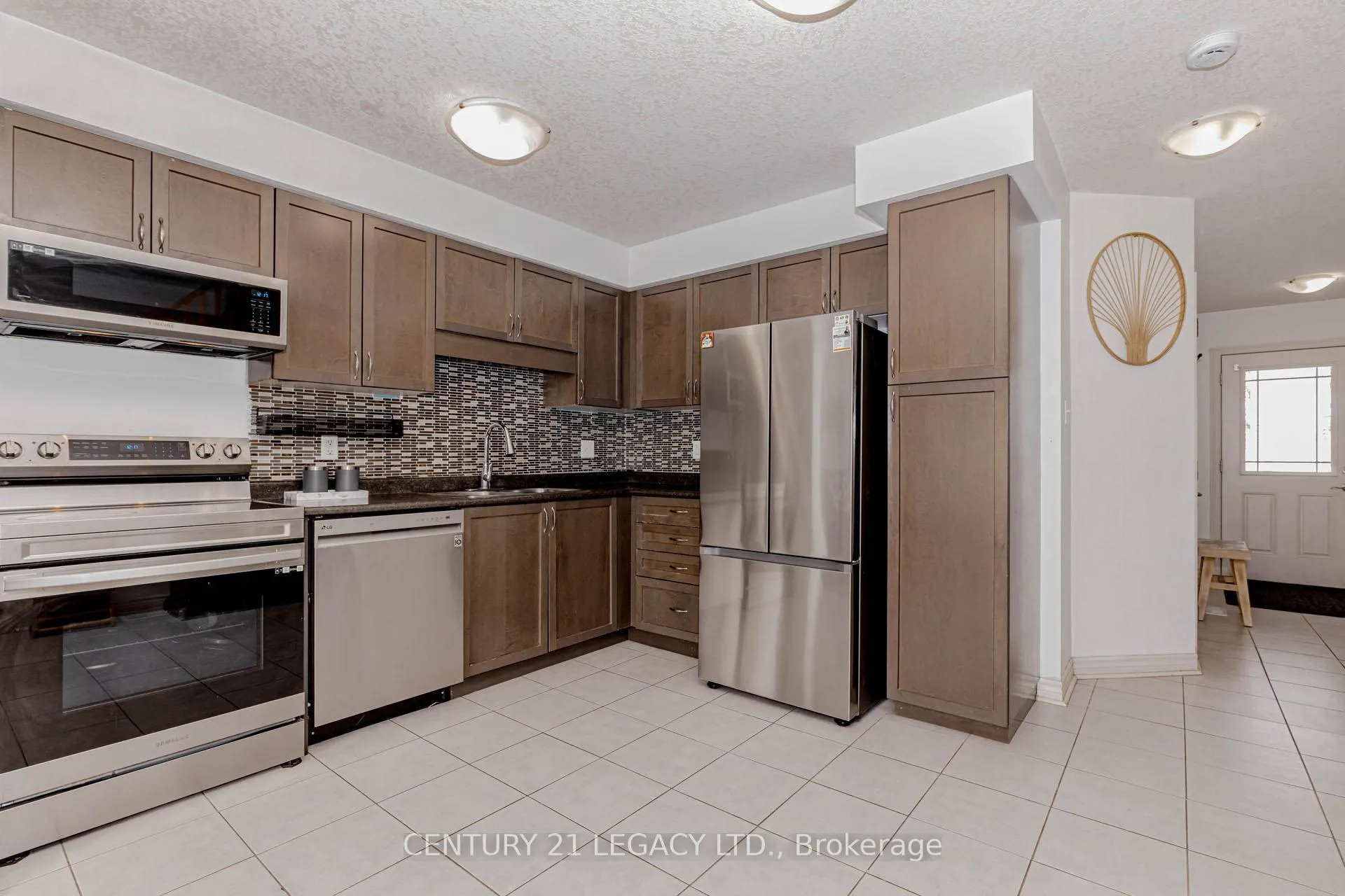 Photo 4 of 35 Oldfield Drive, Guelph, Pineridge/Westminster Woods — HOMEH
