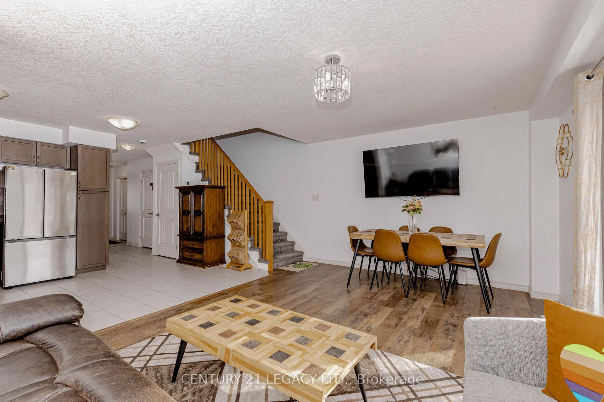 Photo 8 of 35 Oldfield Drive, Guelph, Pineridge/Westminster Woods — HOMEH