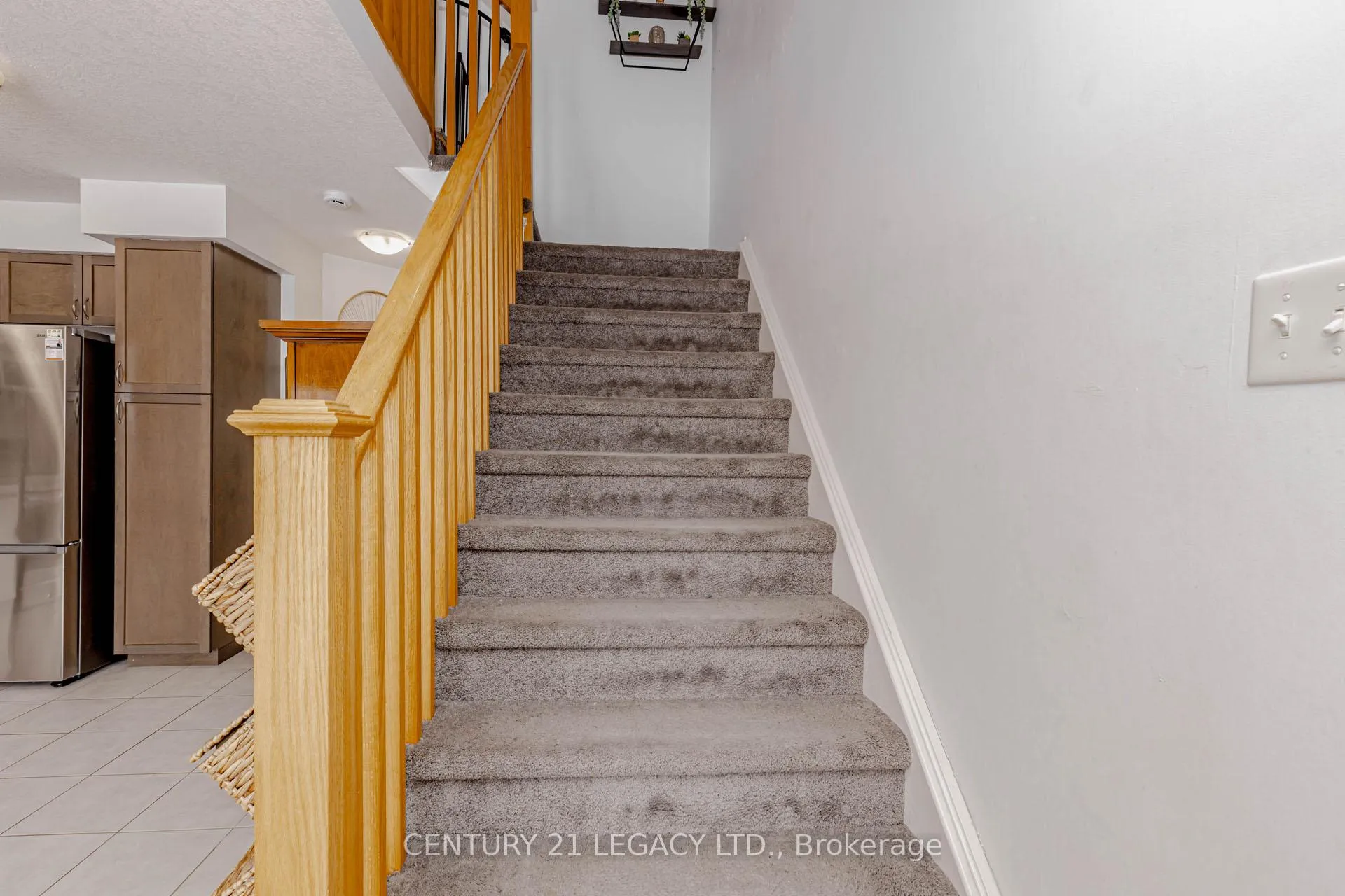 Photo 13 of 35 Oldfield Drive, Guelph, Pineridge/Westminster Woods — HOMEH