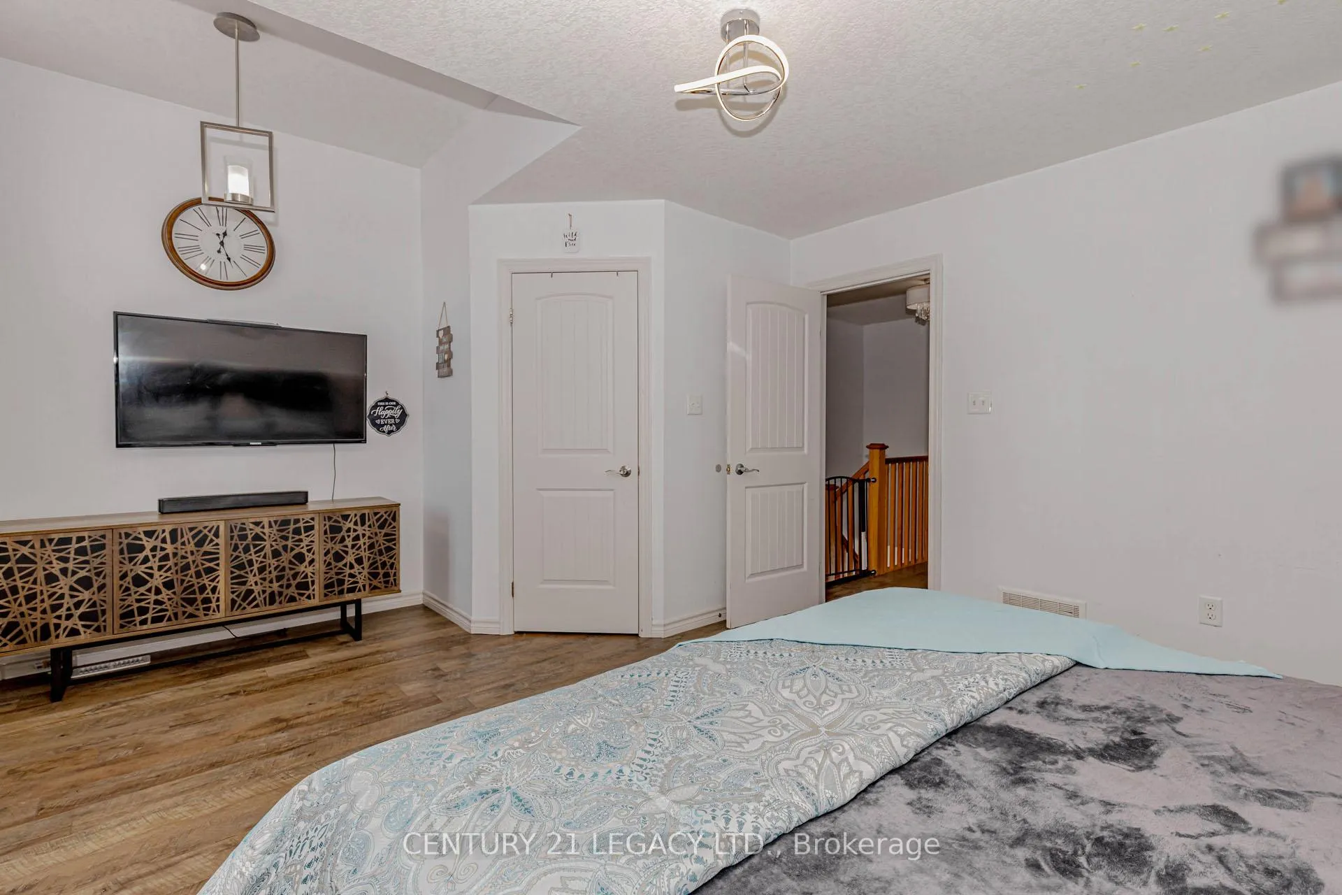 Photo 17 of 35 Oldfield Drive, Guelph, Pineridge/Westminster Woods — HOMEH