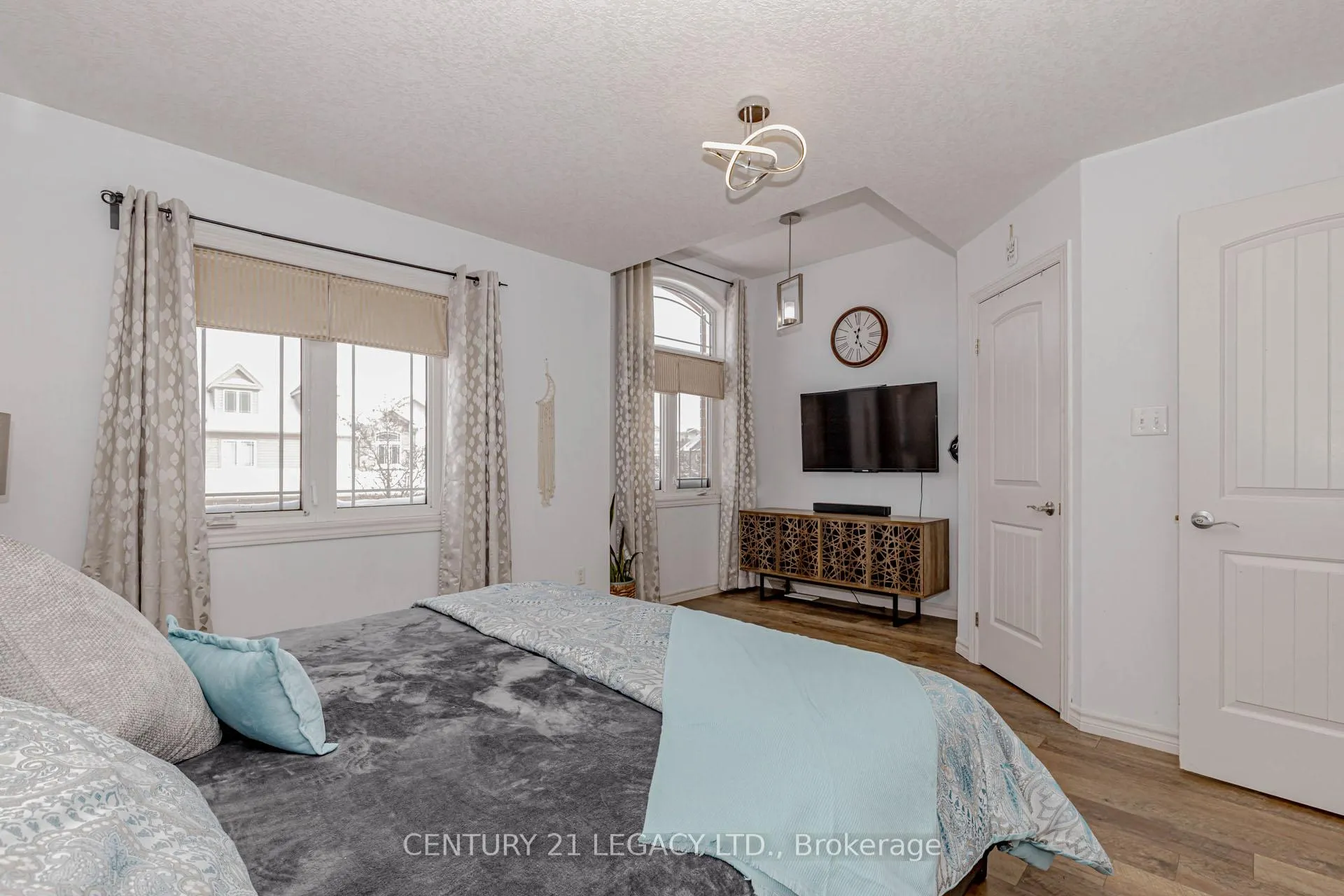Photo 18 of 35 Oldfield Drive, Guelph, Pineridge/Westminster Woods — HOMEH