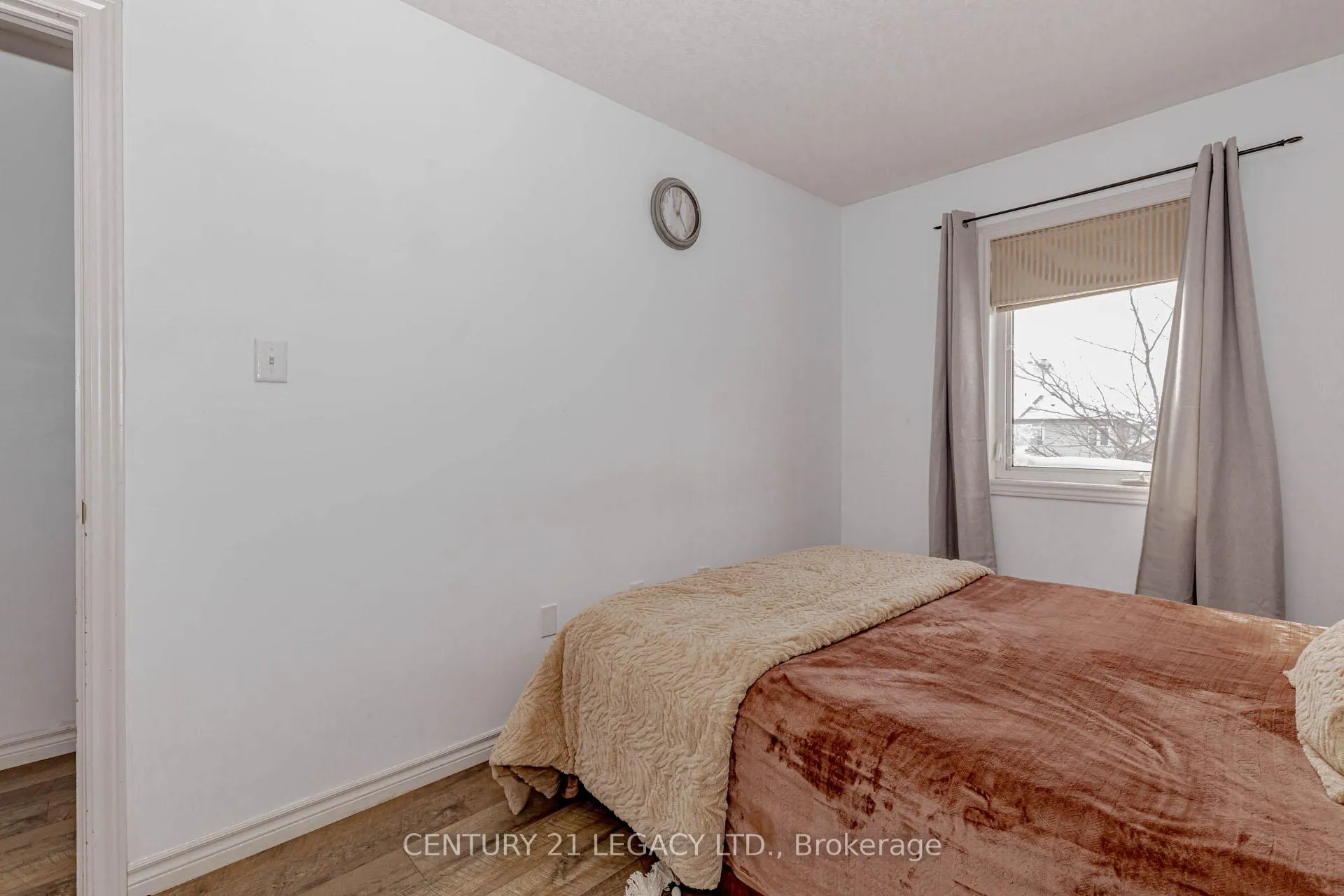 Photo 24 of 35 Oldfield Drive, Guelph, Pineridge/Westminster Woods — HOMEH
