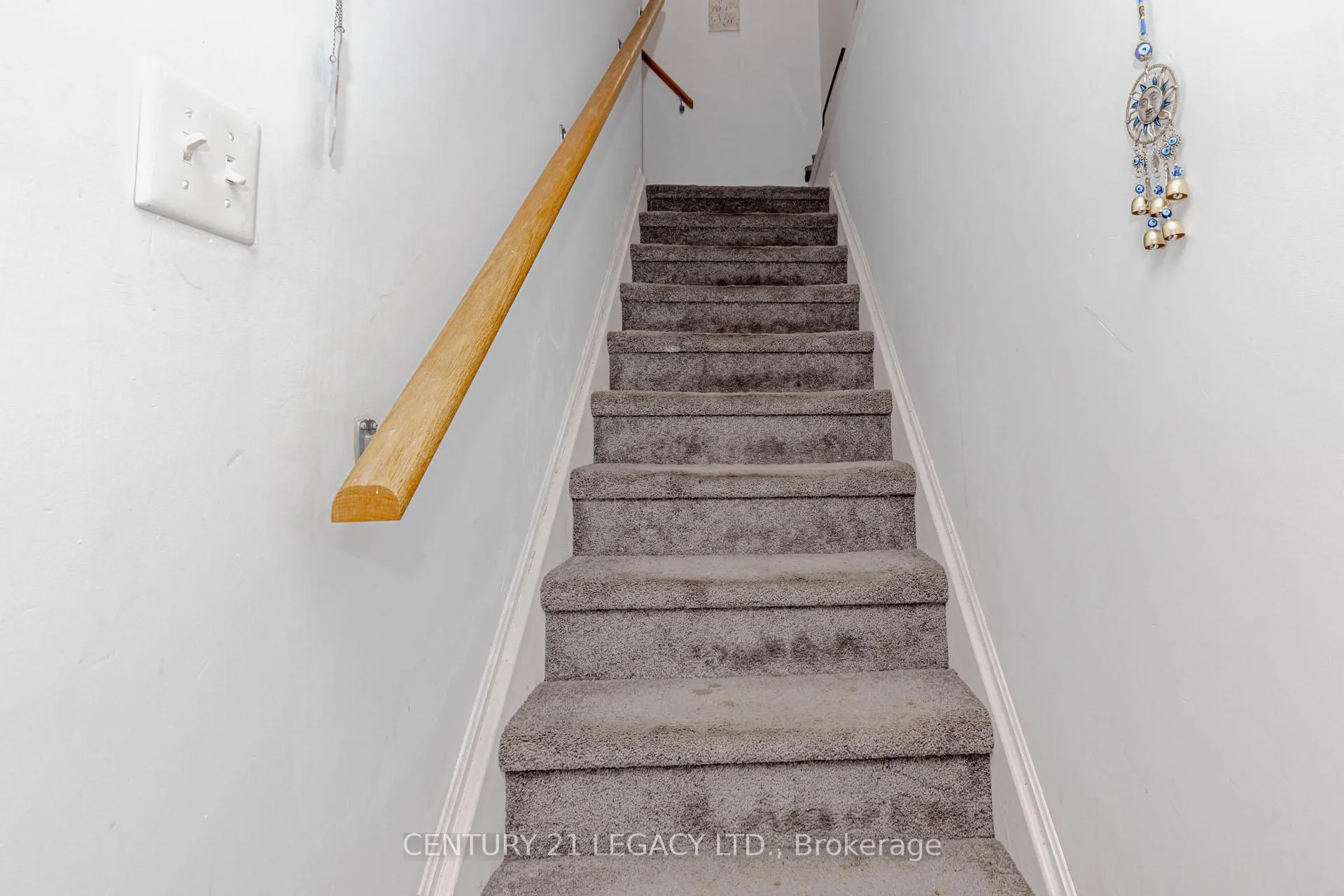 Photo 27 of 35 Oldfield Drive, Guelph, Pineridge/Westminster Woods — HOMEH