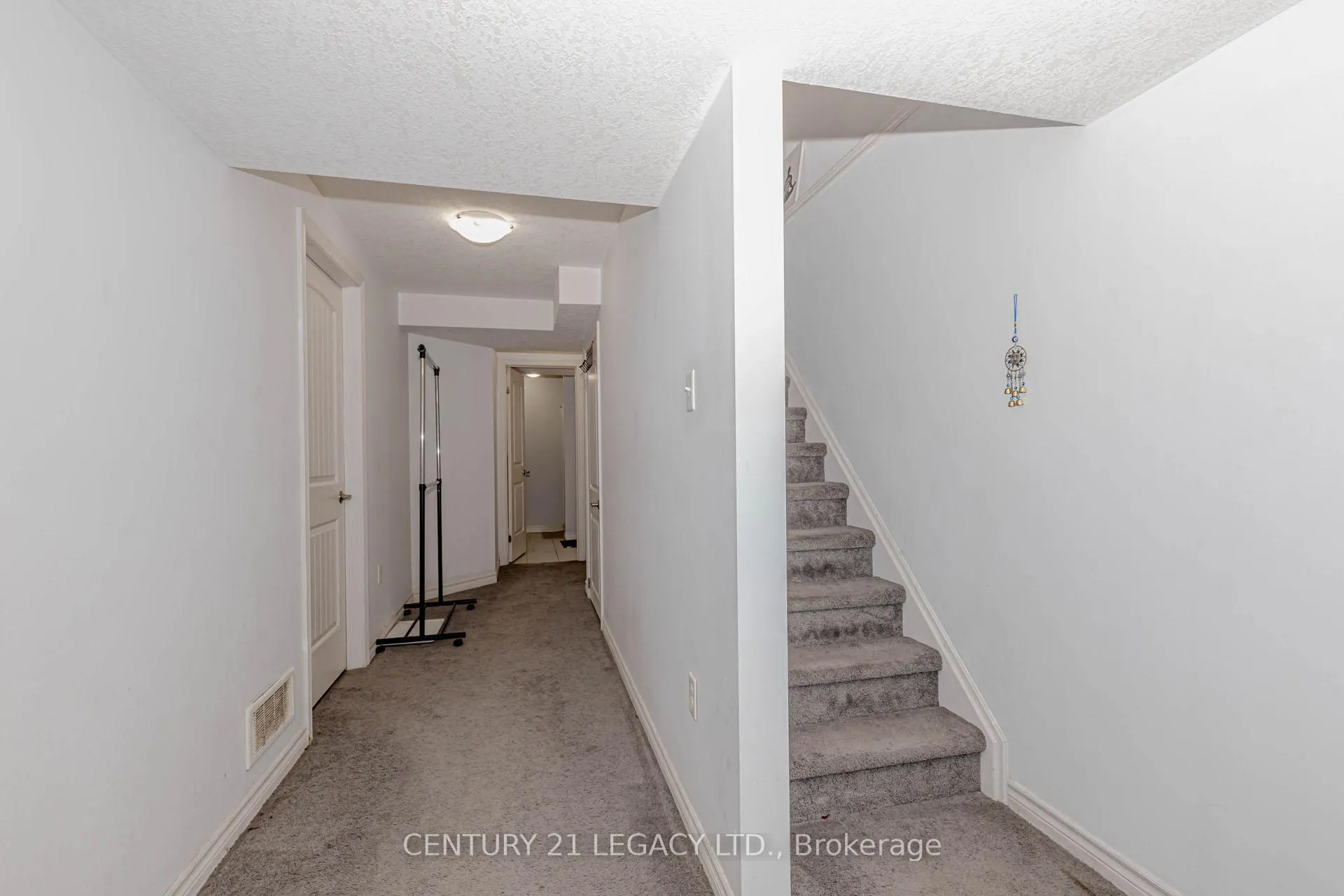 Photo 30 of 35 Oldfield Drive, Guelph, Pineridge/Westminster Woods — HOMEH
