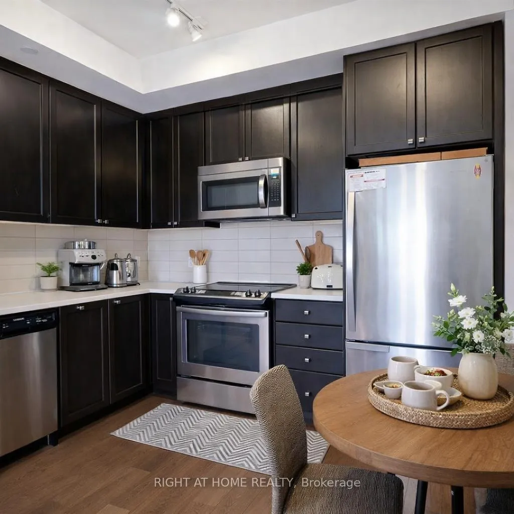 Photo 4 of Unit 324, 555 William Graham Drive, Aurora, Rural Aurora — HOMEH
