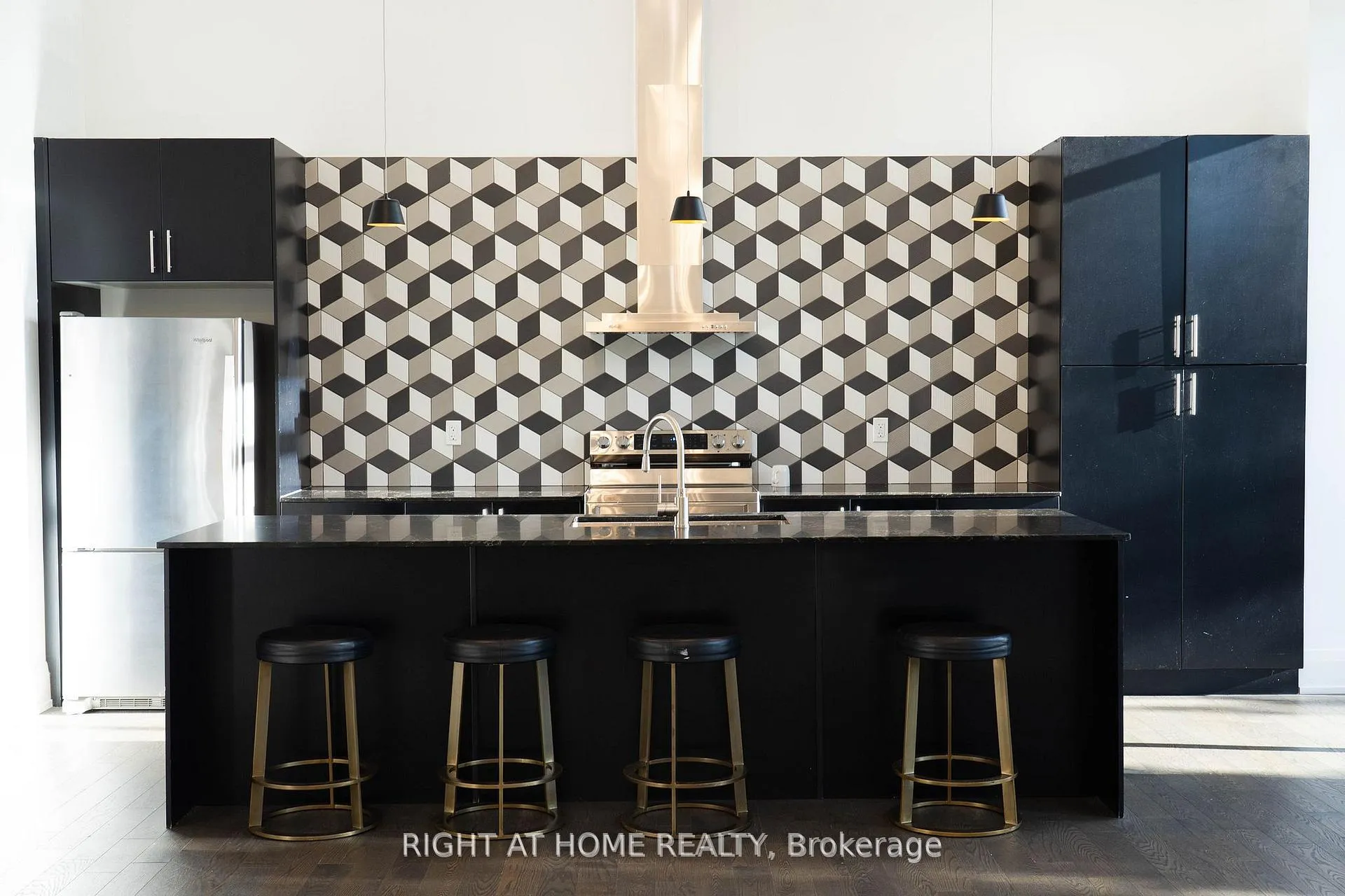 Photo 12 of Unit 324, 555 William Graham Drive, Aurora, Rural Aurora — HOMEH