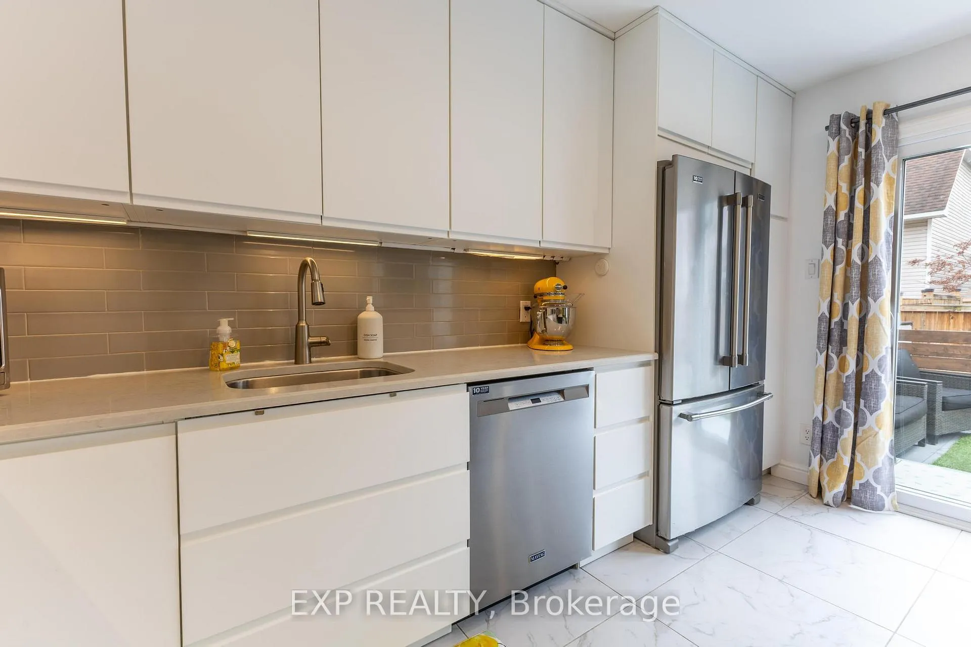Photo 14 of 32 Stonepointe Avenue, Ottawa, Barrhaven East — HOMEH