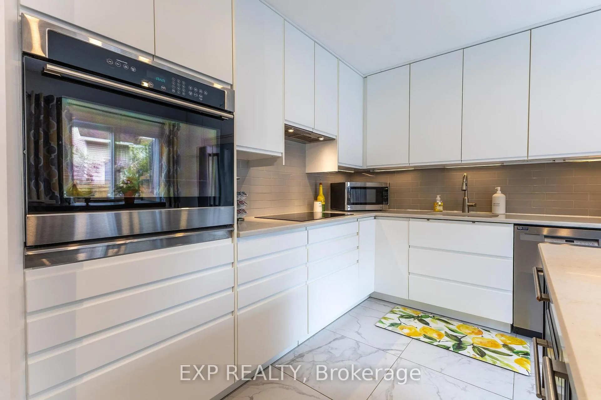 Photo 15 of 32 Stonepointe Avenue, Ottawa, Barrhaven East — HOMEH