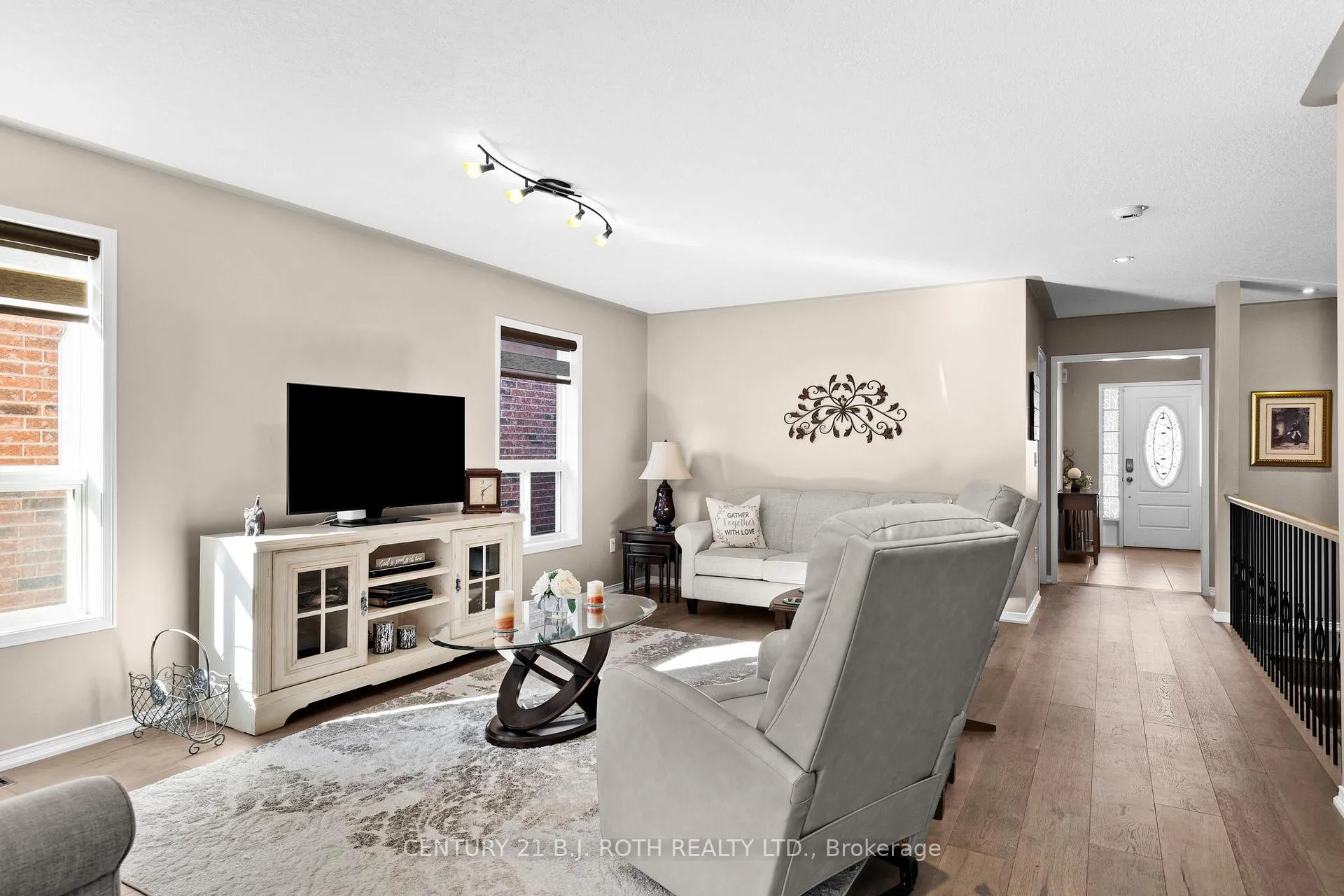 Photo 4 of 3028 Emperor Drive, Orillia — HOMEH
