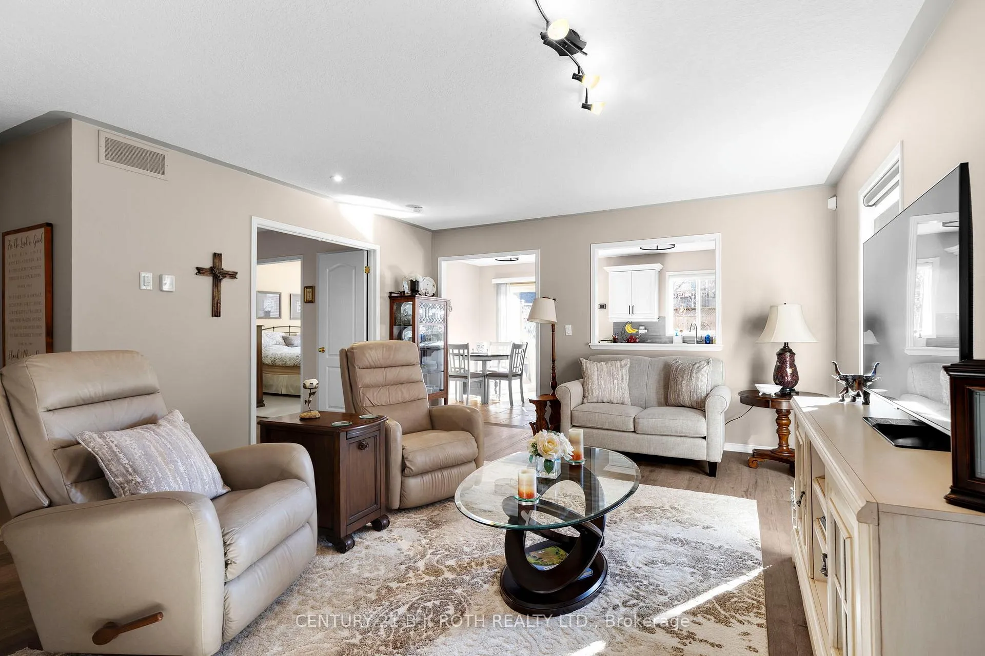 Photo 5 of 3028 Emperor Drive, Orillia — HOMEH