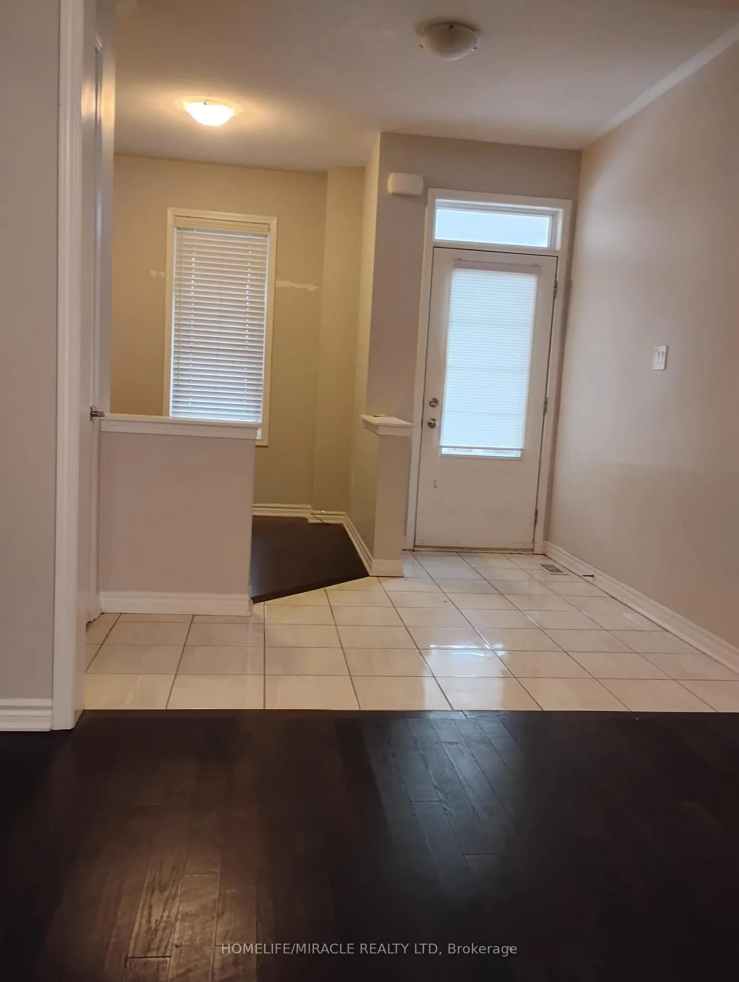 Photo 3 of 106 Benhurst Crescent, Brampton, Northwest Brampton — HOMEH