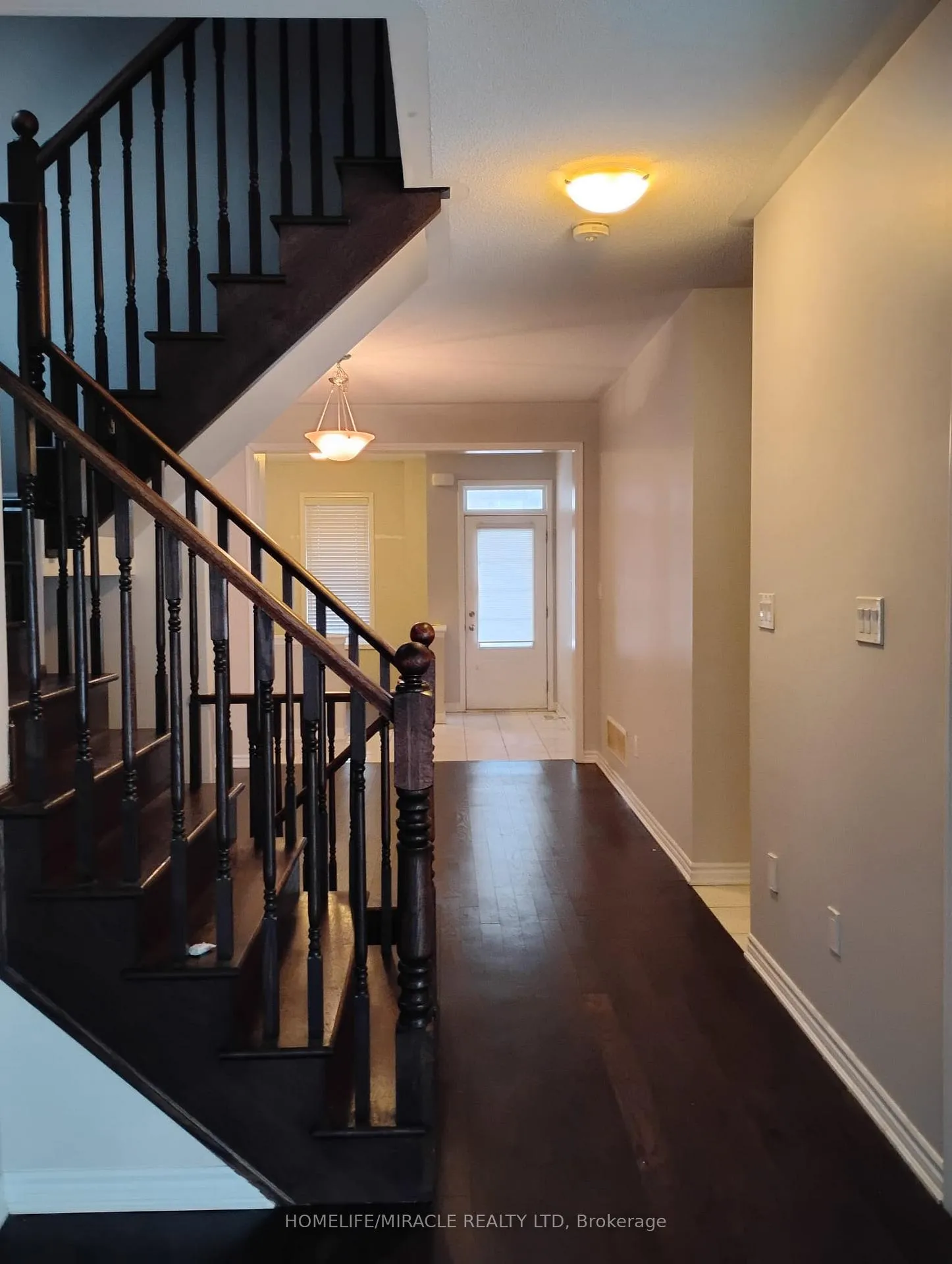 Photo 7 of 106 Benhurst Crescent, Brampton, Northwest Brampton — HOMEH