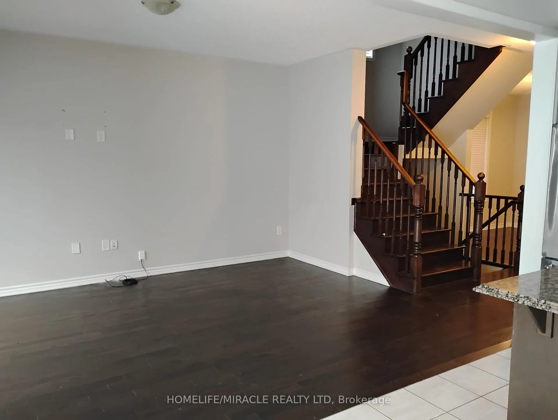 Photo 11 of 106 Benhurst Crescent, Brampton, Northwest Brampton — HOMEH