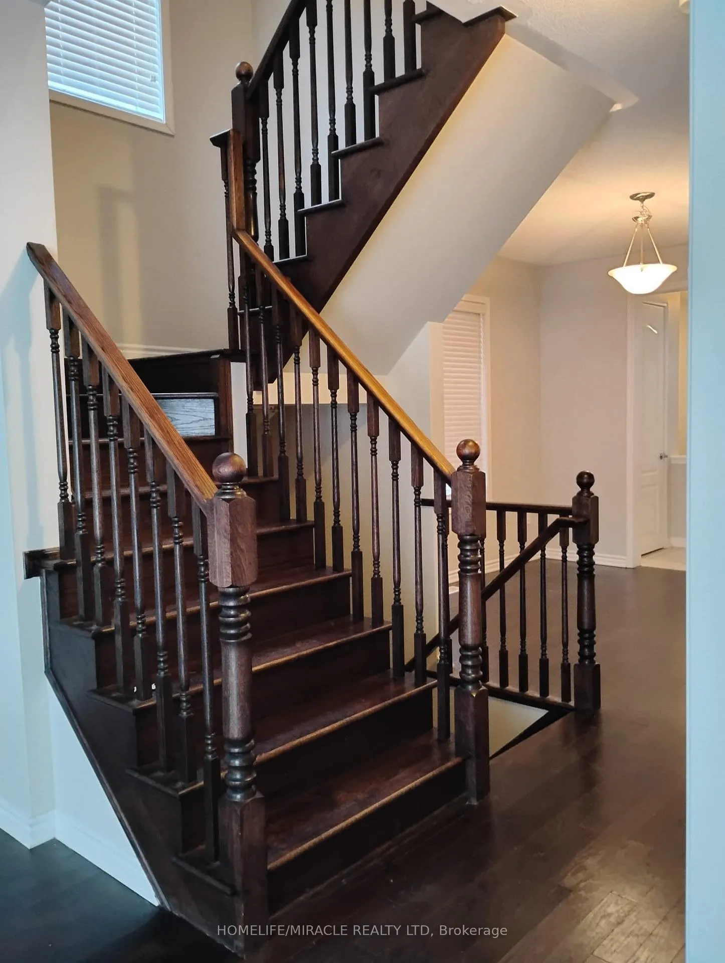 Photo 12 of 106 Benhurst Crescent, Brampton, Northwest Brampton — HOMEH
