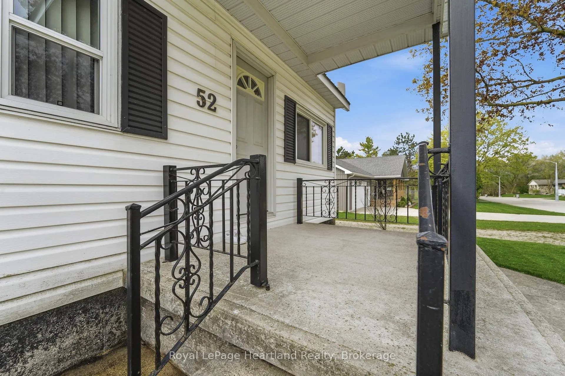 Photo 3 of 52 Walker Street, Central Huron, Clinton — HOMEH