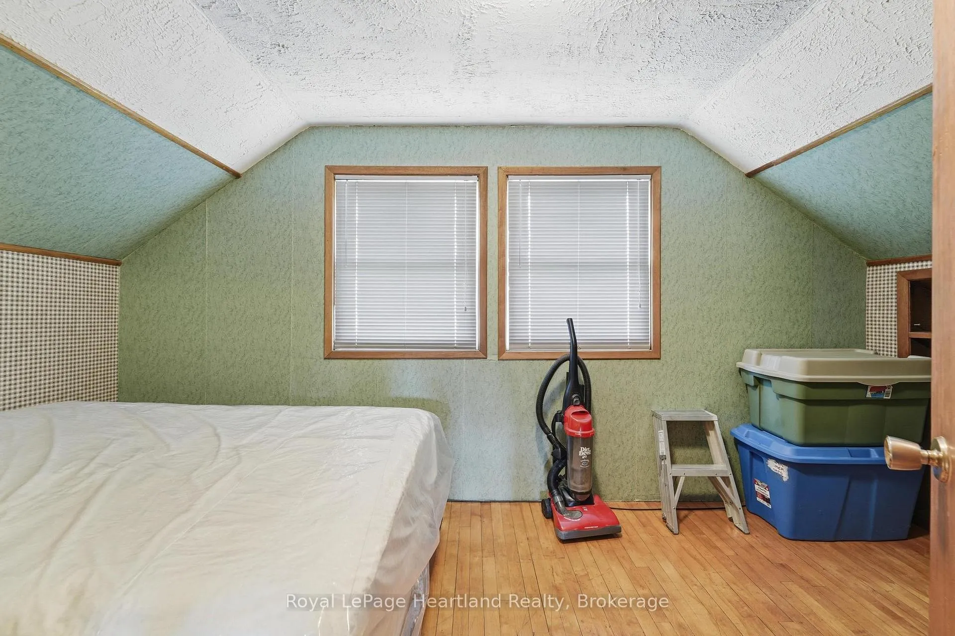 Photo 23 of 52 Walker Street, Central Huron, Clinton — HOMEH