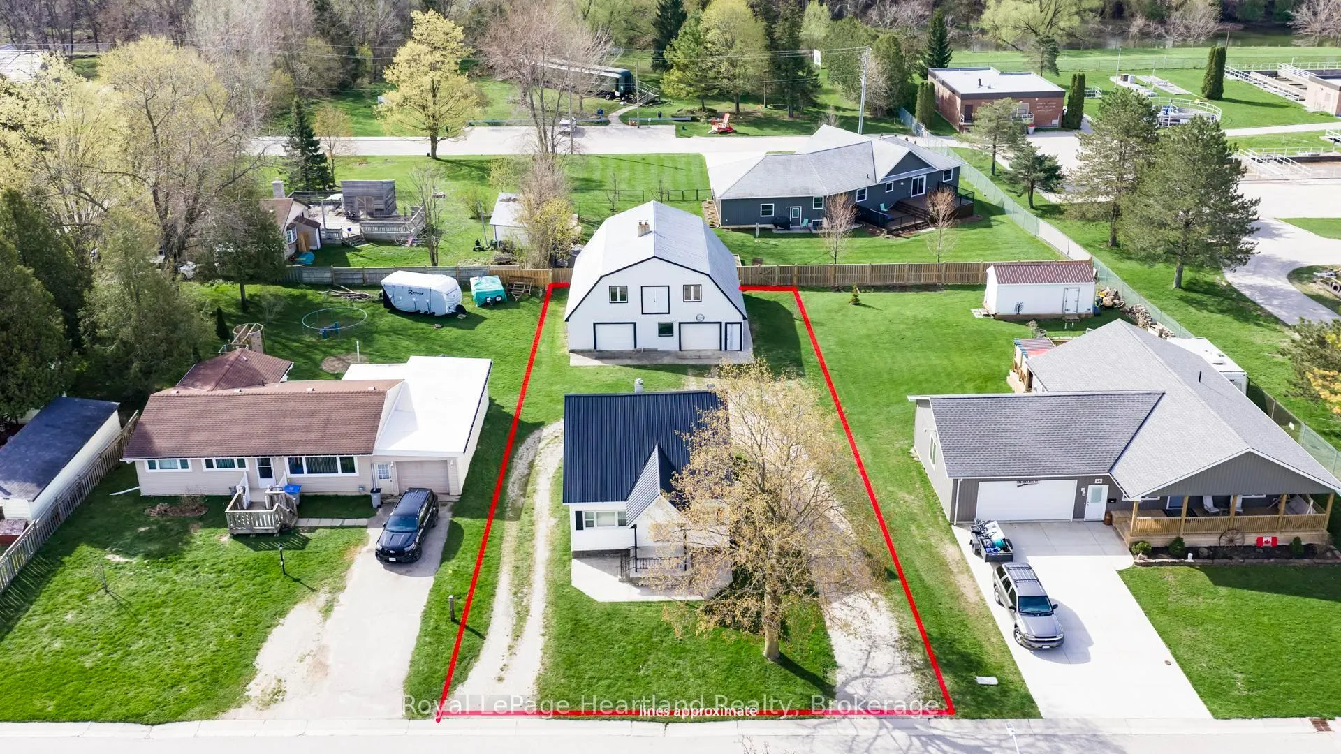 Photo 32 of 52 Walker Street, Central Huron, Clinton — HOMEH