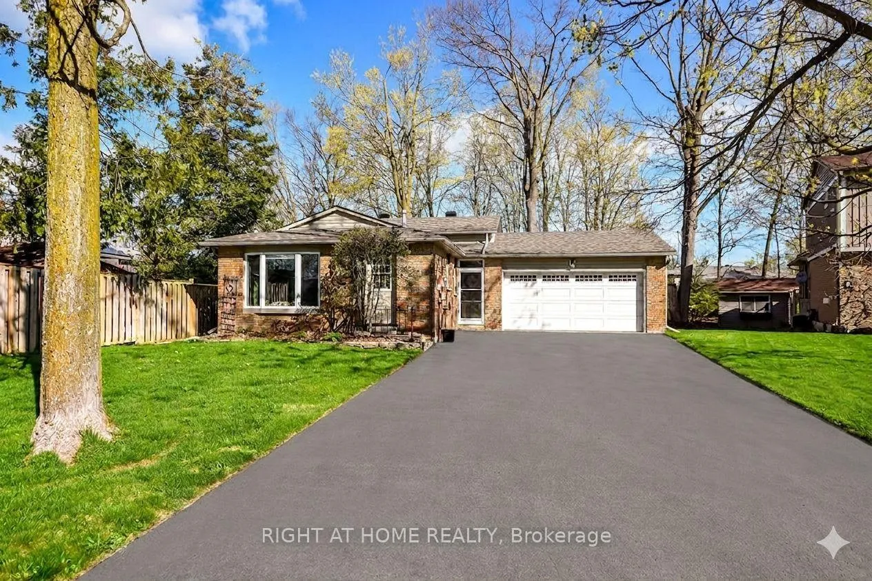 Photo 2 of 10 Forestview Place, Barrie, Cundles East — HOMEH