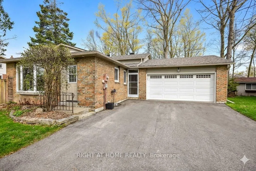 Photo 3 of 10 Forestview Place, Barrie, Cundles East — HOMEH