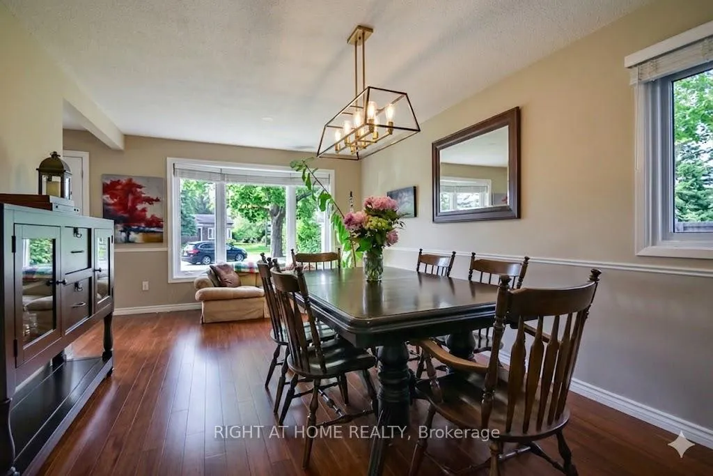 Photo 5 of 10 Forestview Place, Barrie, Cundles East — HOMEH