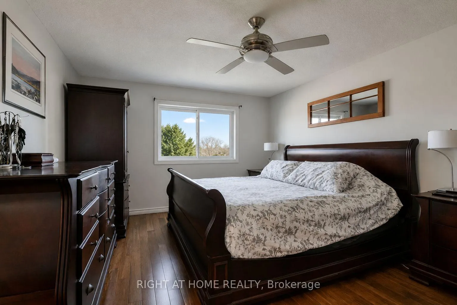 Photo 12 of 10 Forestview Place, Barrie, Cundles East — HOMEH