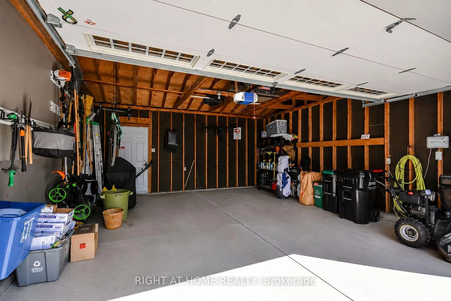 Photo 20 of 10 Forestview Place, Barrie, Cundles East — HOMEH