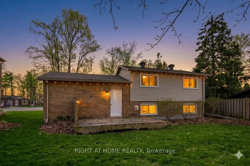 Photo 22 of 10 Forestview Place, Barrie, Cundles East — HOMEH
